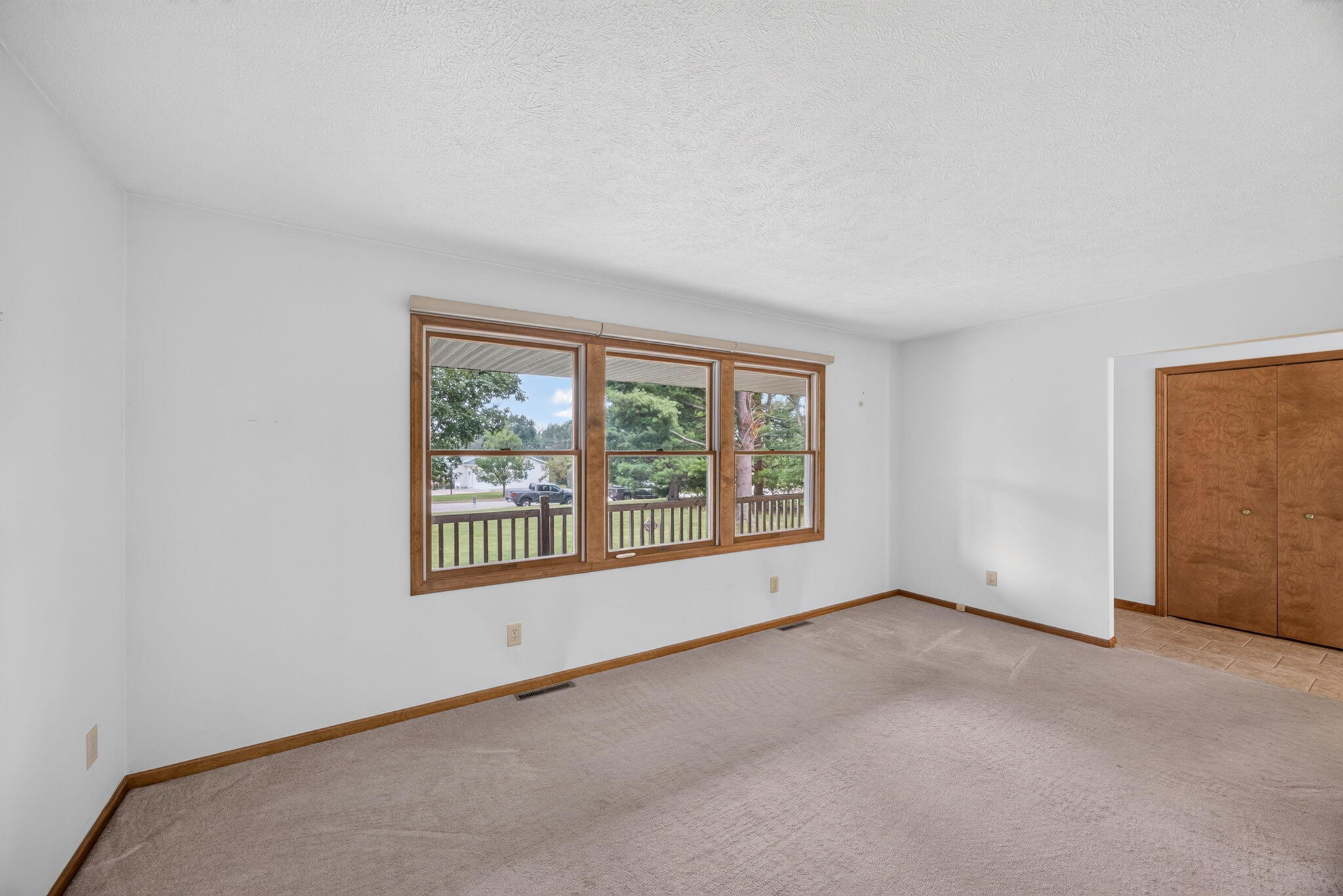 911 Scott Drive Property Photo 6