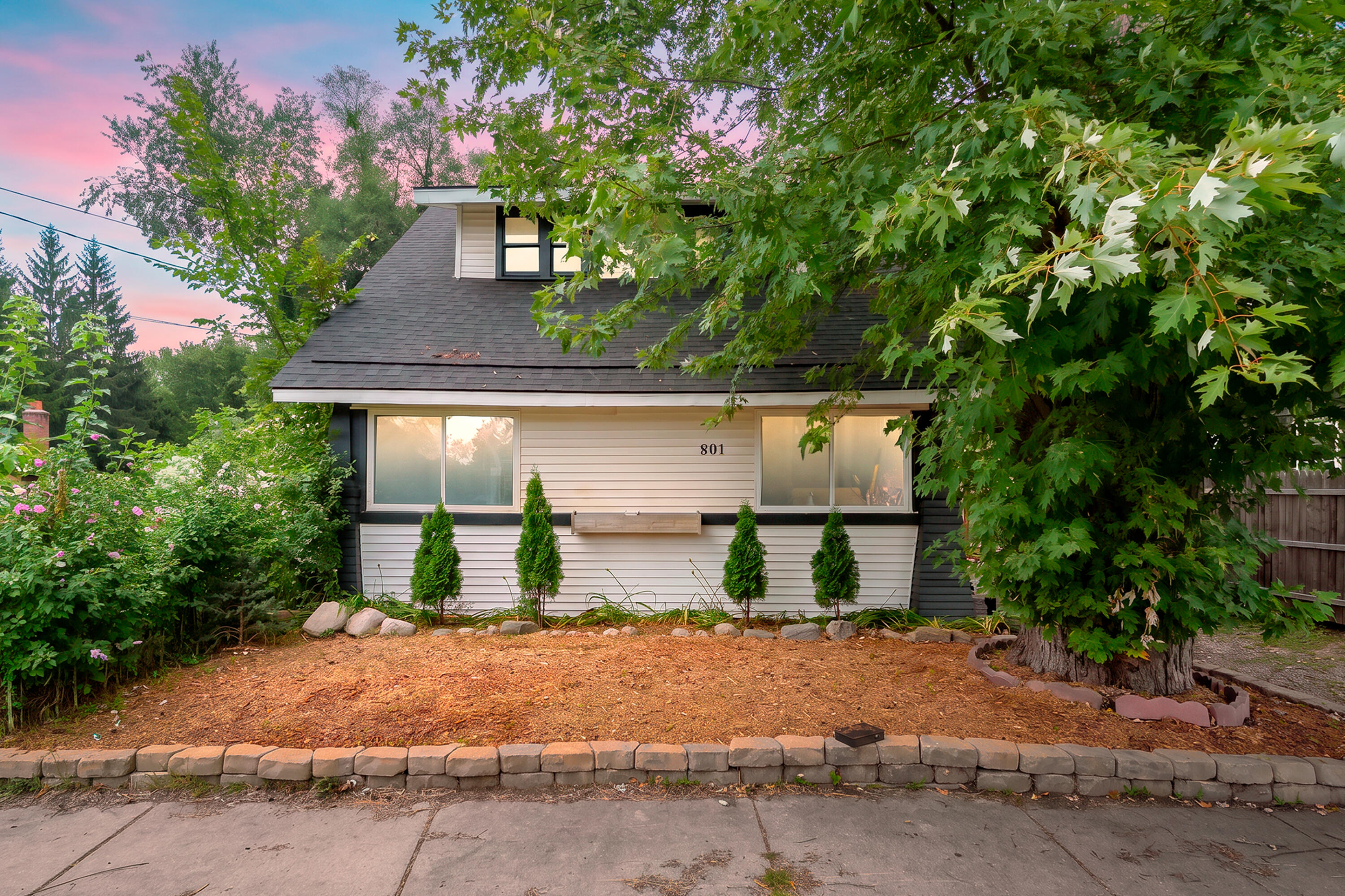801 Wallace Avenue Property Photo 1