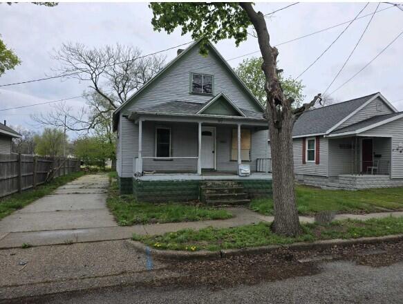 897 Turner Avenue Property Photo 1