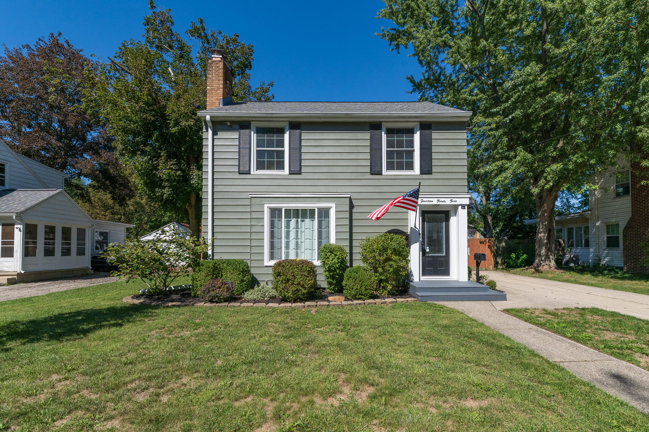 1423 Sheridan Drive Property Photo 1