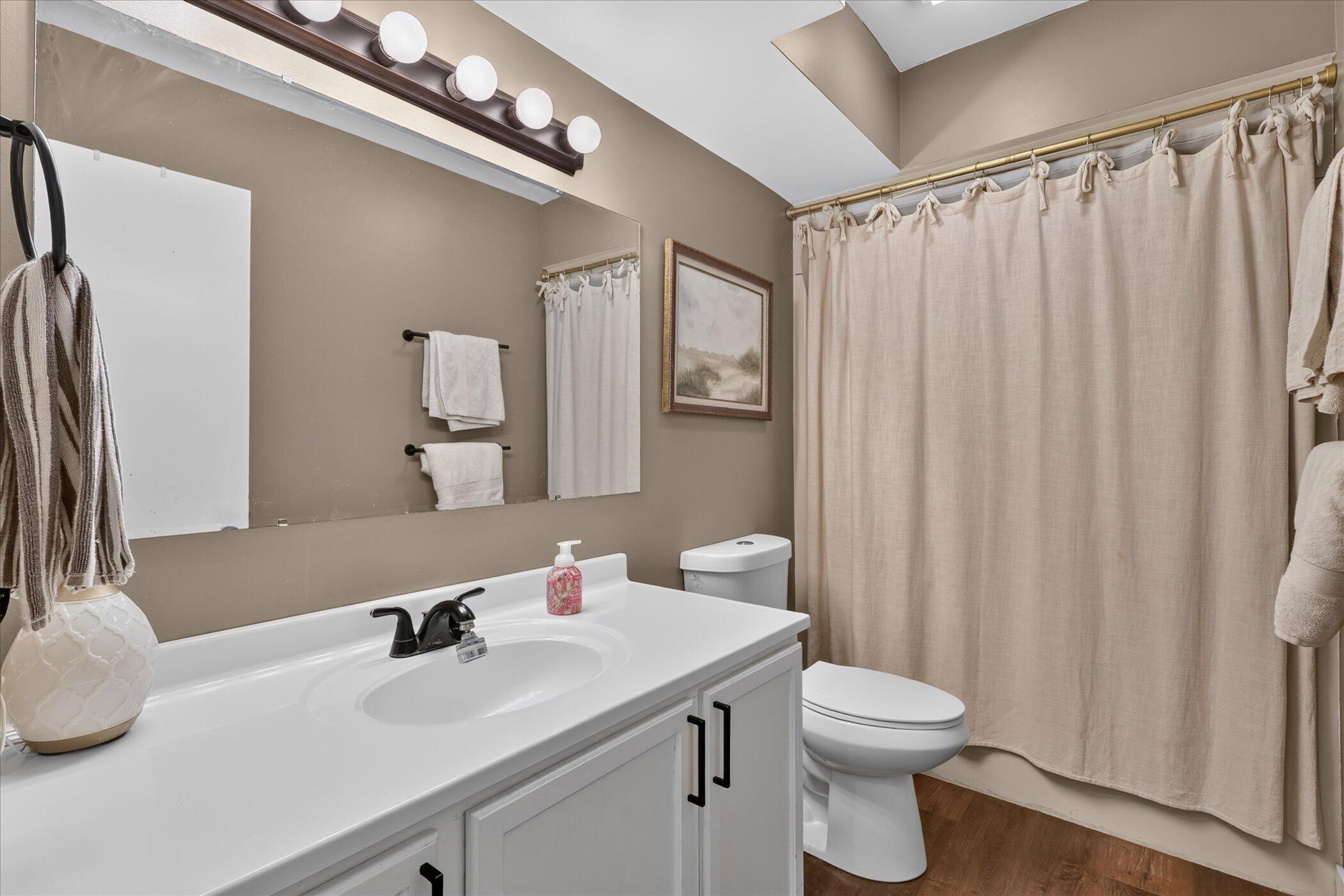 283 E Pine Street Ne Property Photo 26