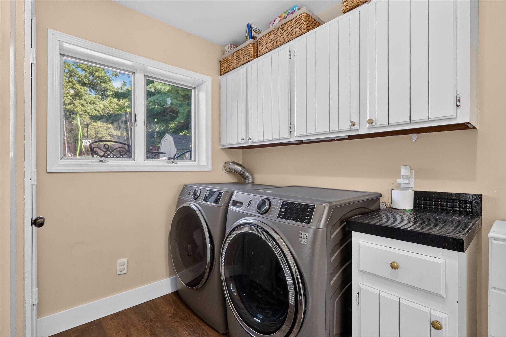 283 E Pine Street Ne Property Photo 32