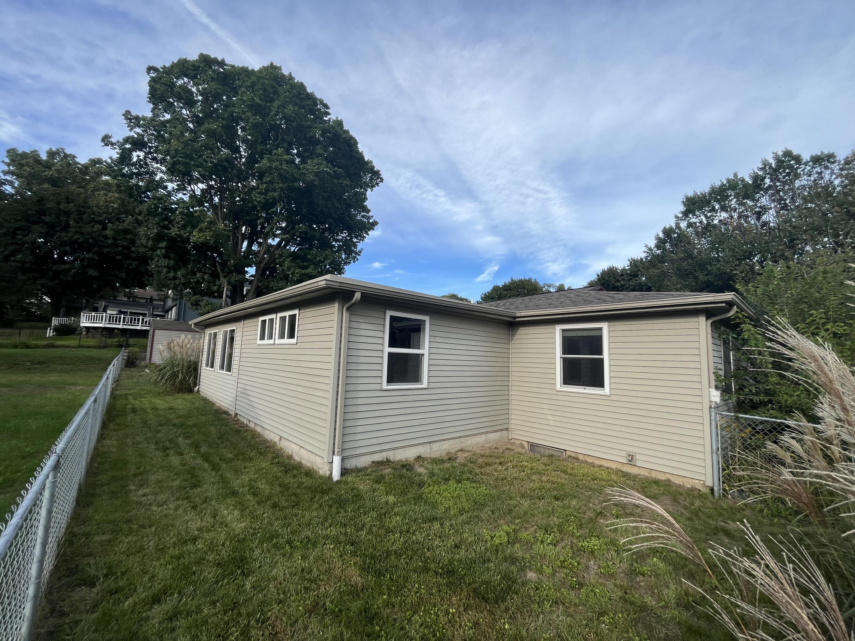 831 S Alexander Street Property Photo 4