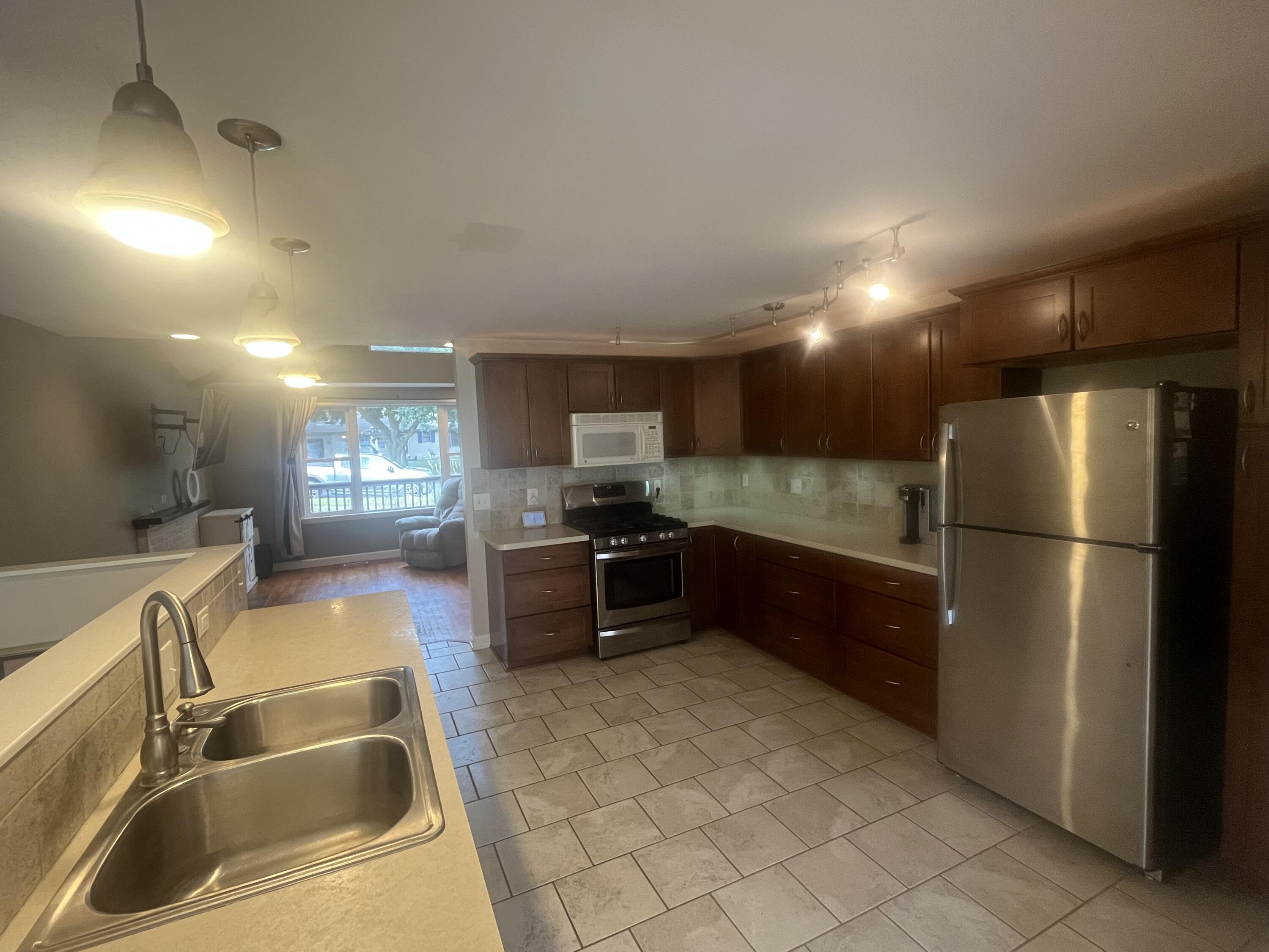 831 S Alexander Street Property Photo 6