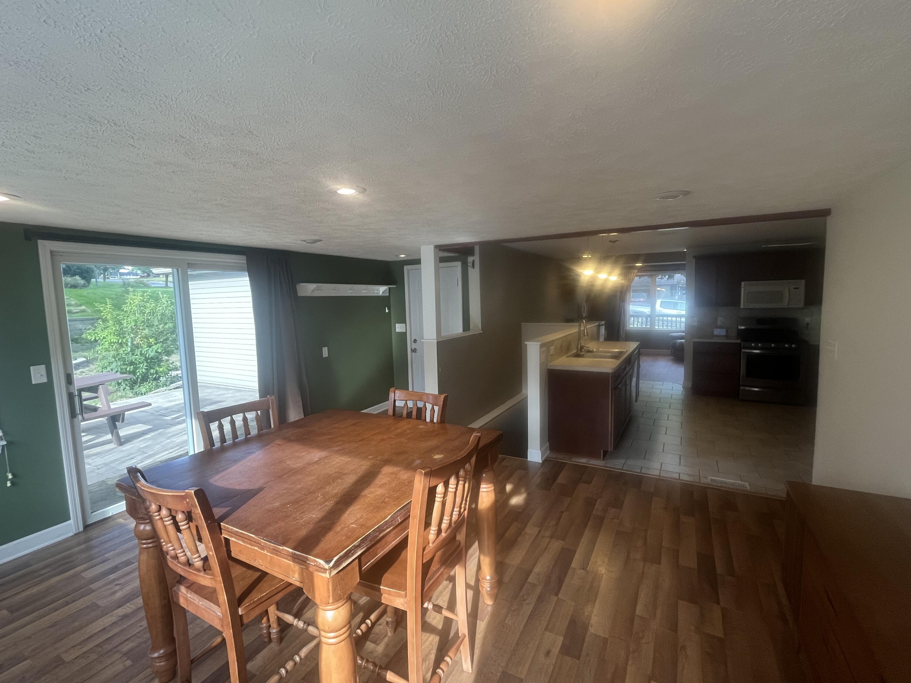 831 S Alexander Street Property Photo 9