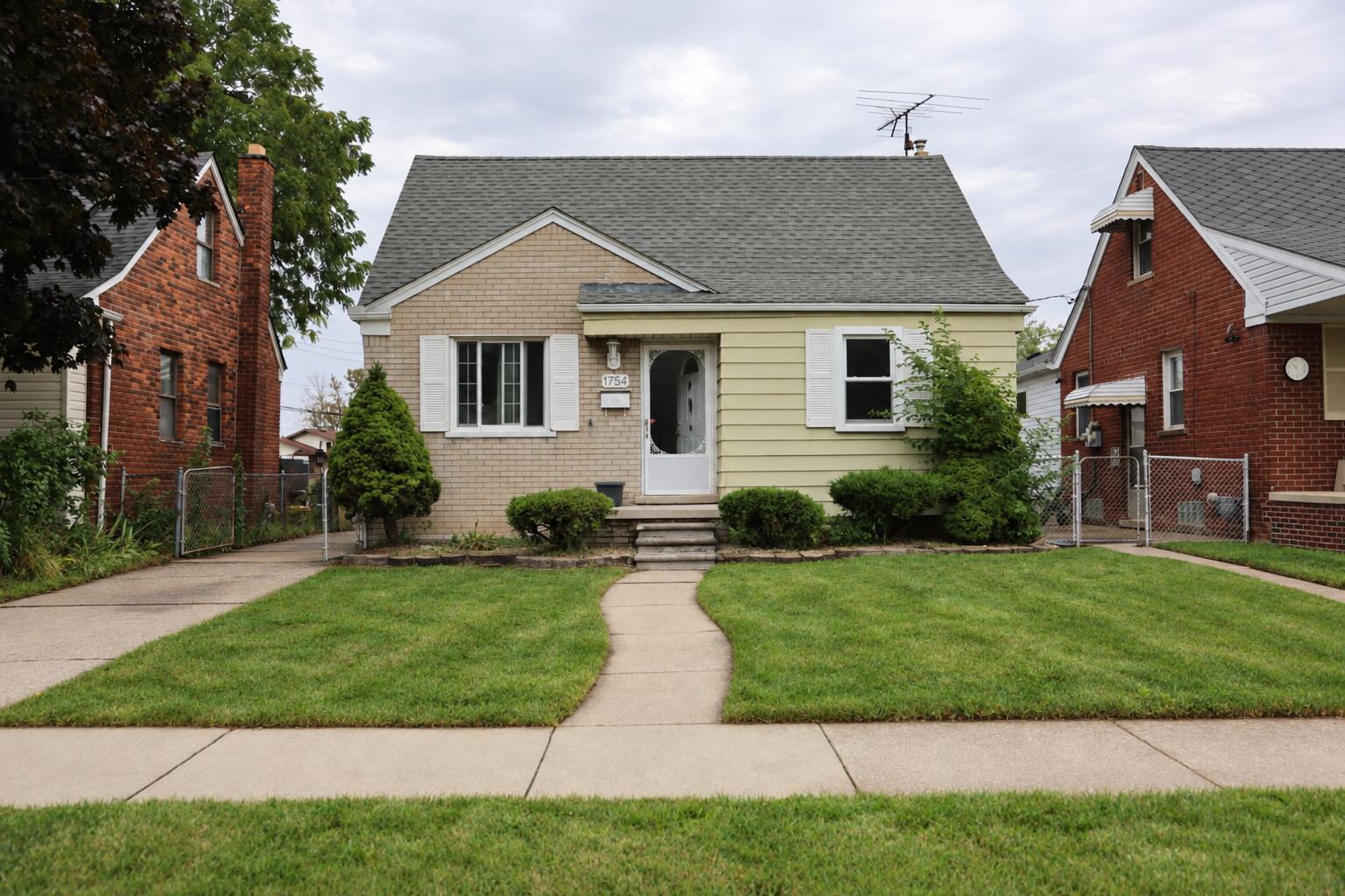 1754 Markese Avenue Property Photo 1