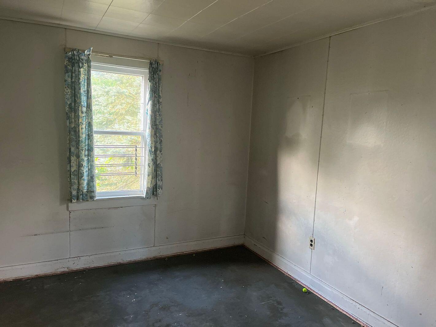 343 E Dubois Property Photo 2