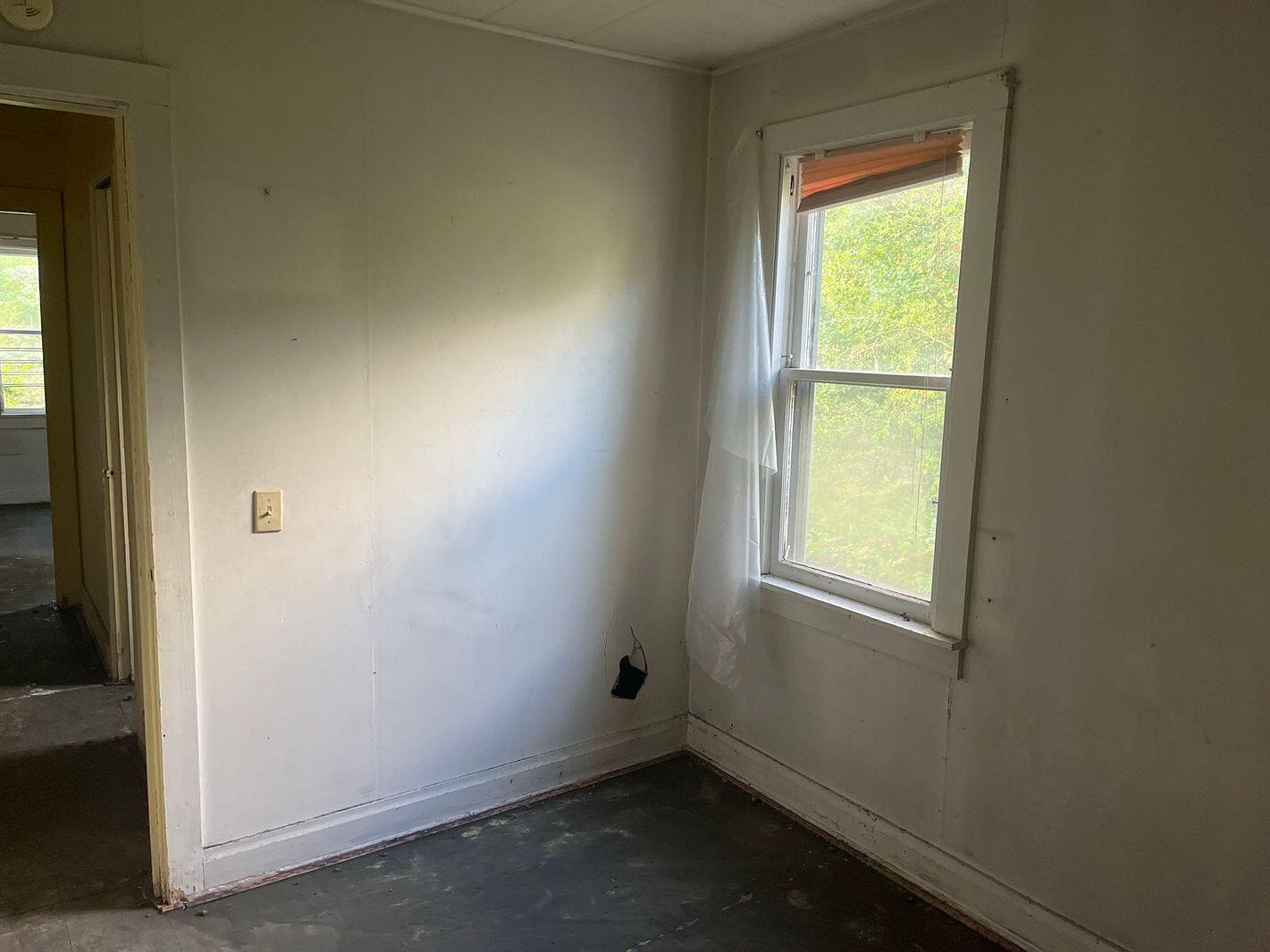 343 E Dubois Property Photo 5
