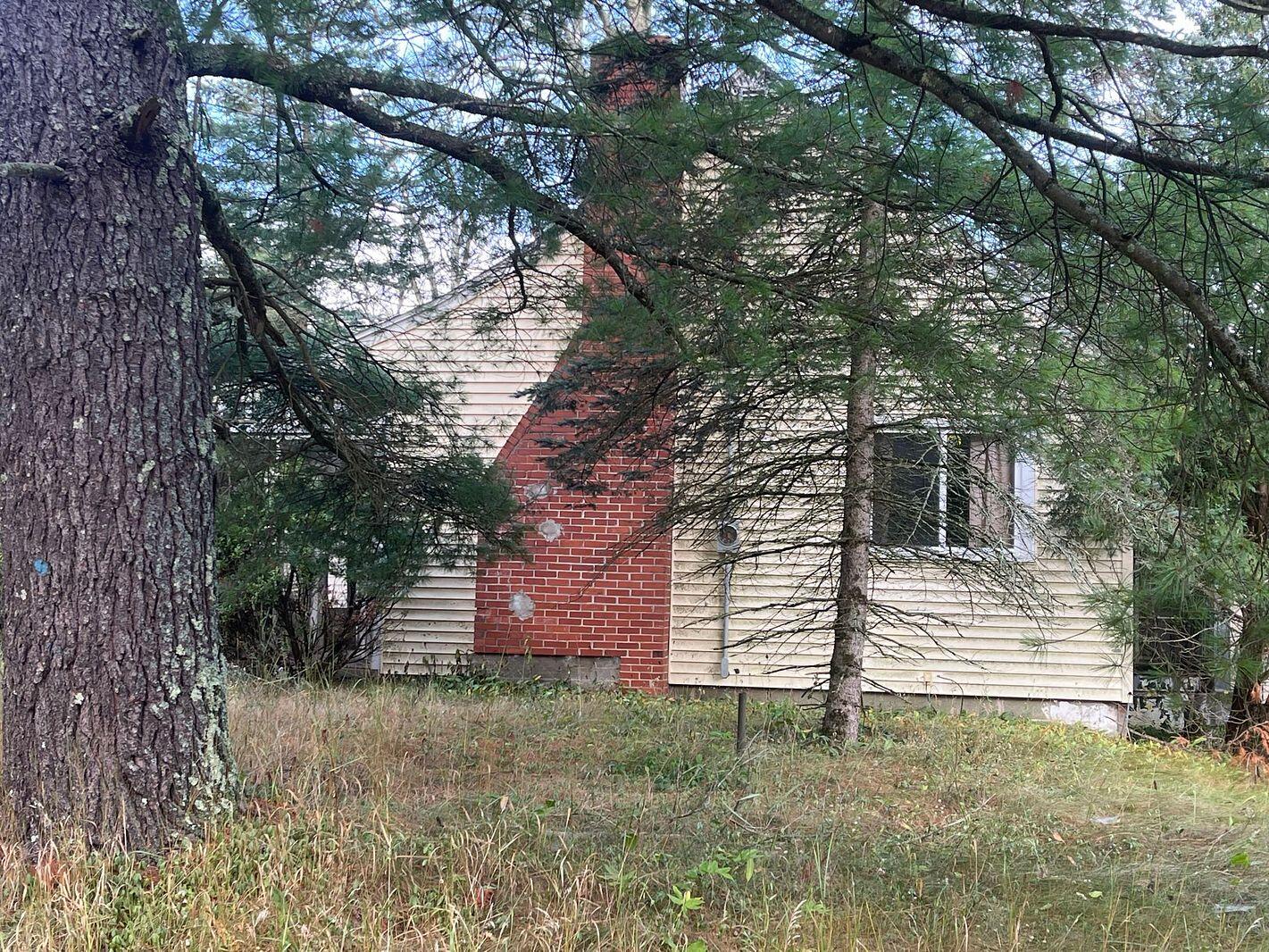 343 E Dubois Property Photo 24