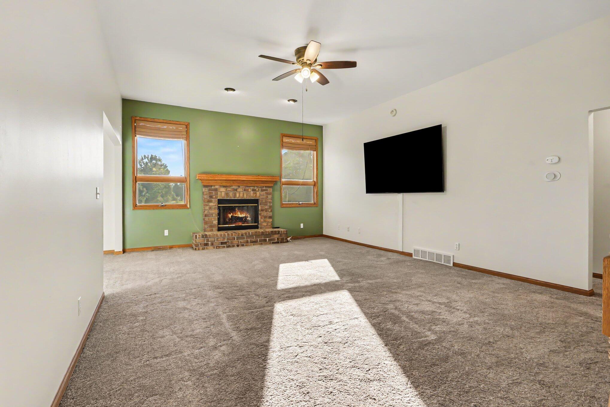 12 Hawksbury Point Property Photo 12