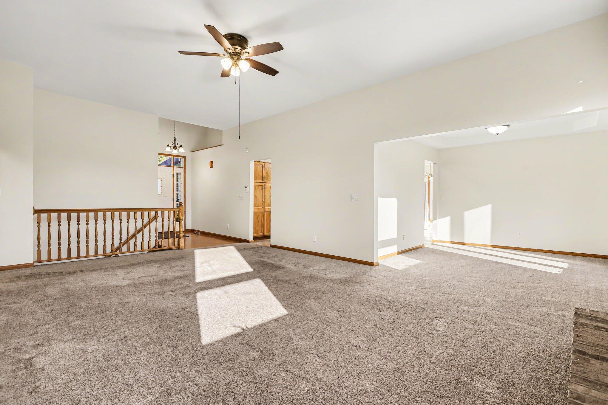 12 Hawksbury Point Property Photo 13