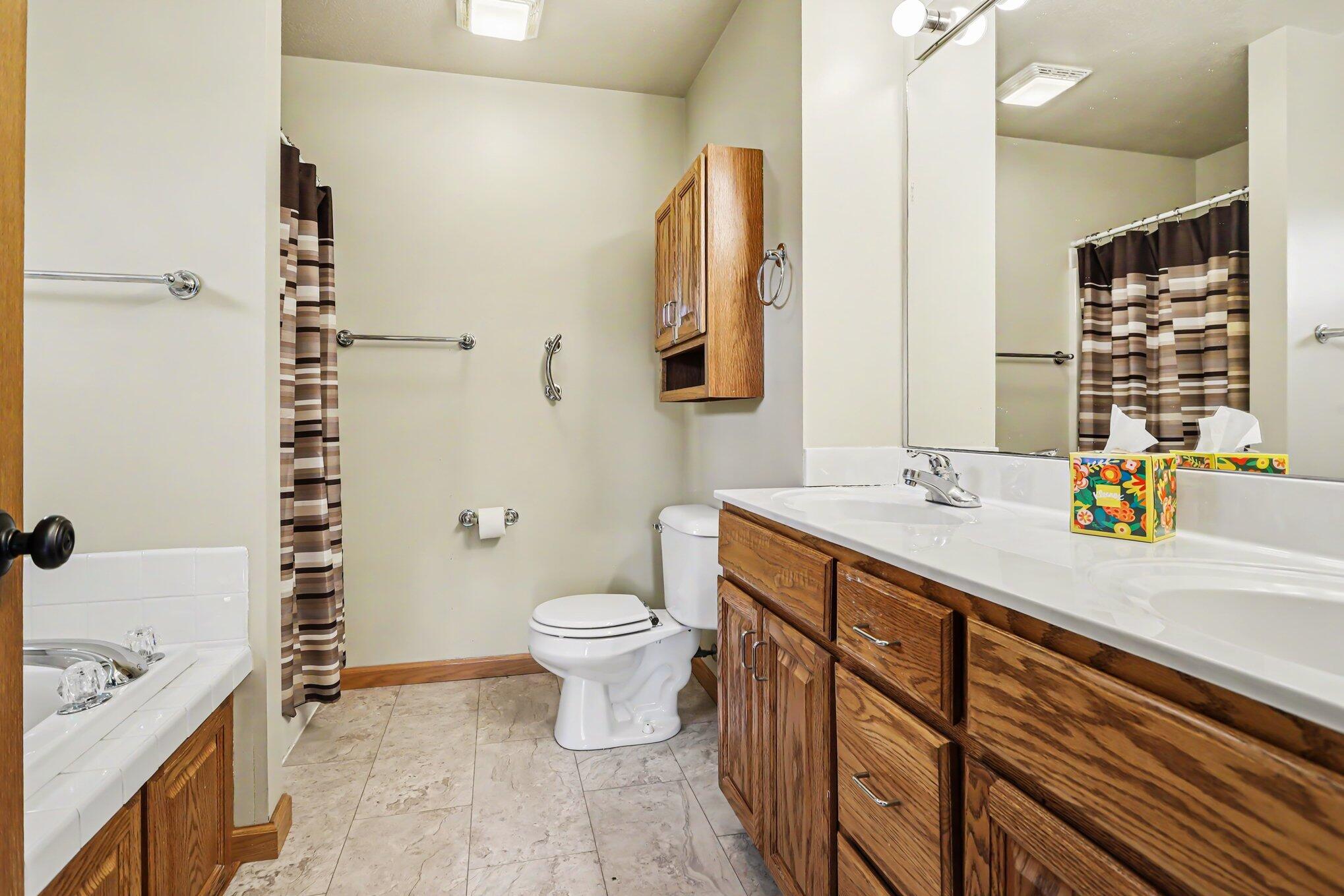 12 Hawksbury Point Property Photo 15