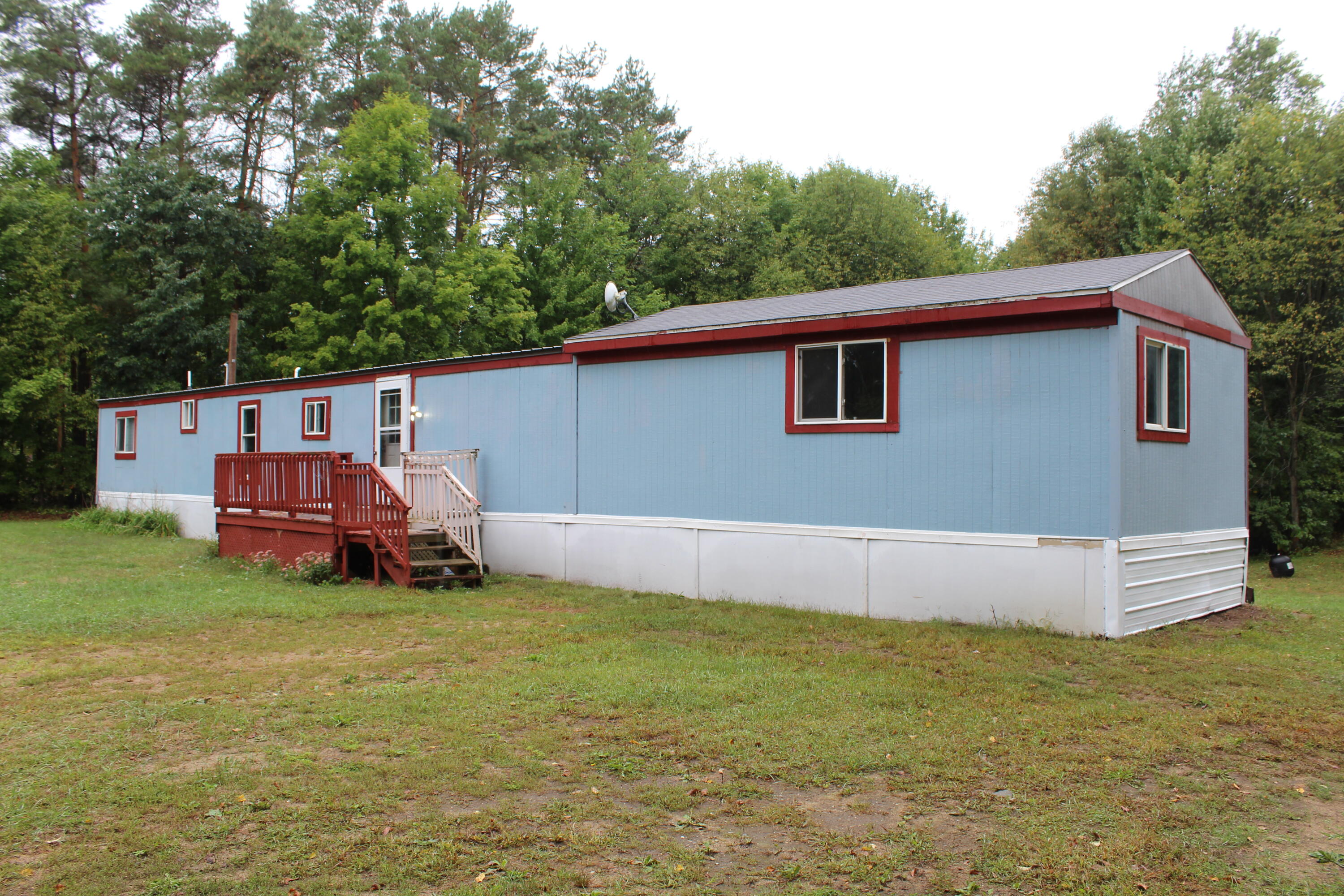 18120 3 Mile Road Property Photo 1