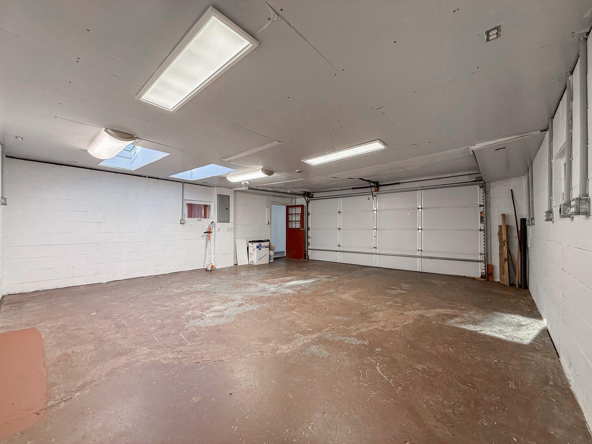 401 Sheldon Street Property Photo 32