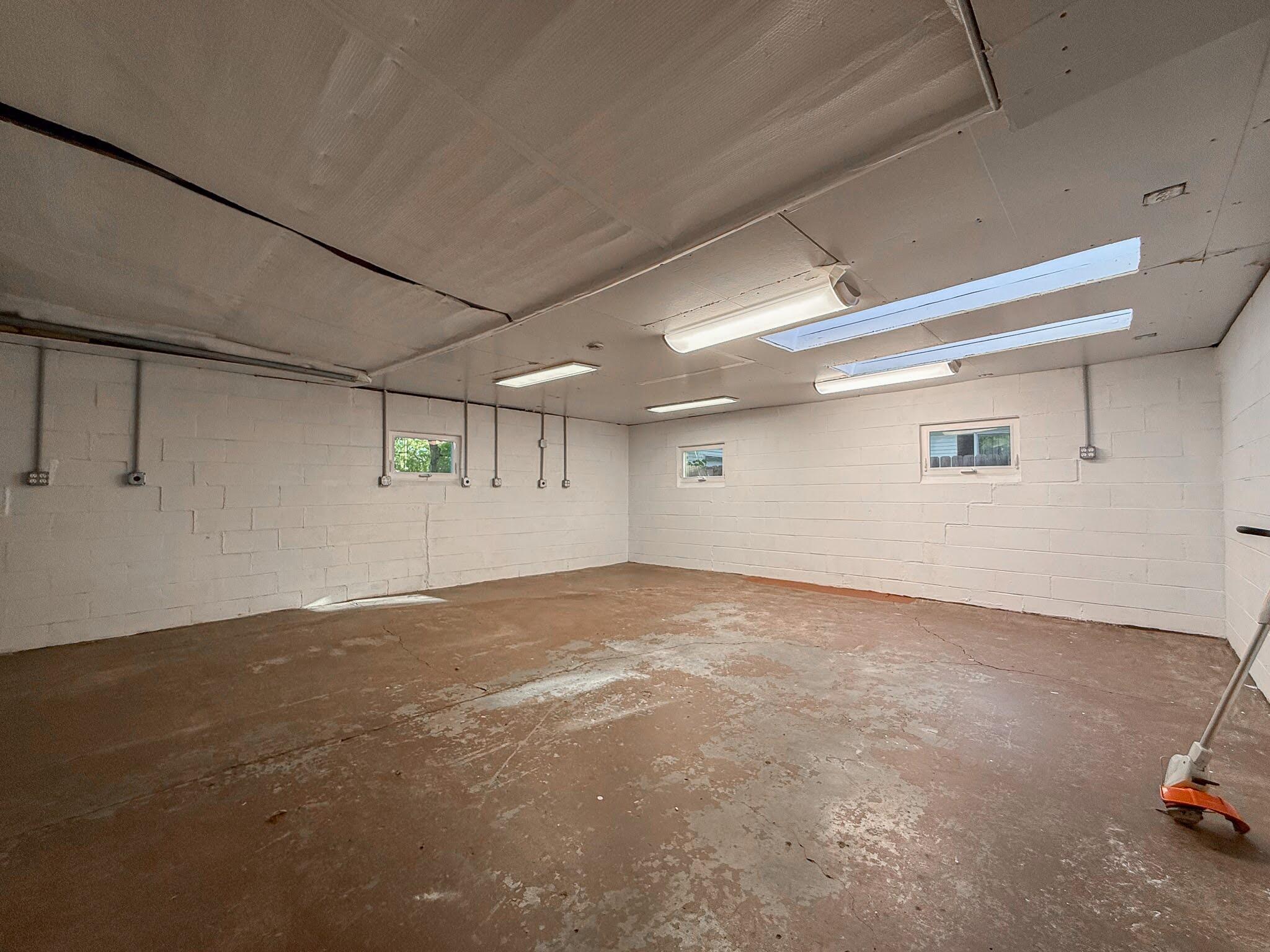 401 Sheldon Street Property Photo 33