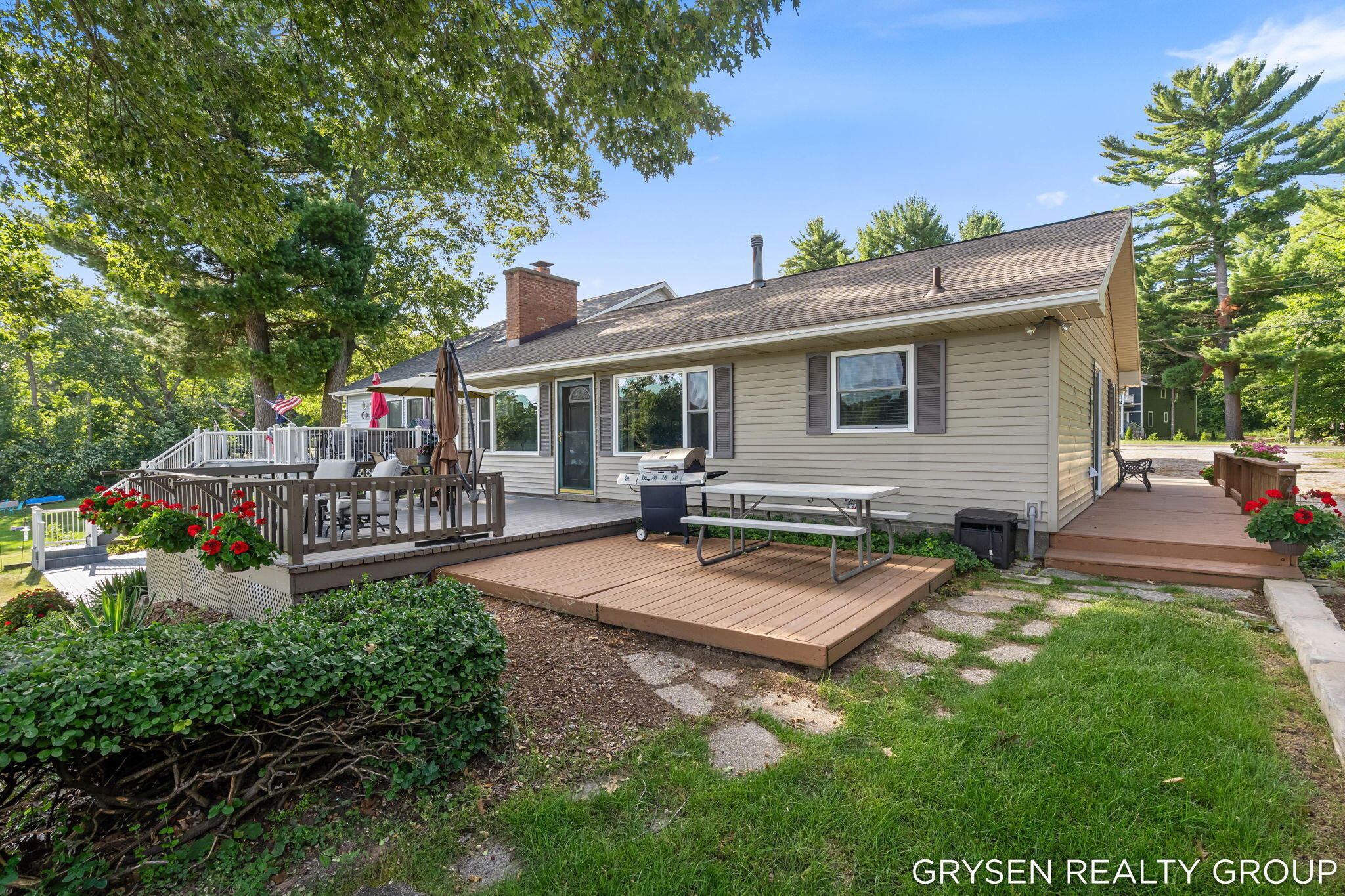 2176 W Lake Road Property Photo 1