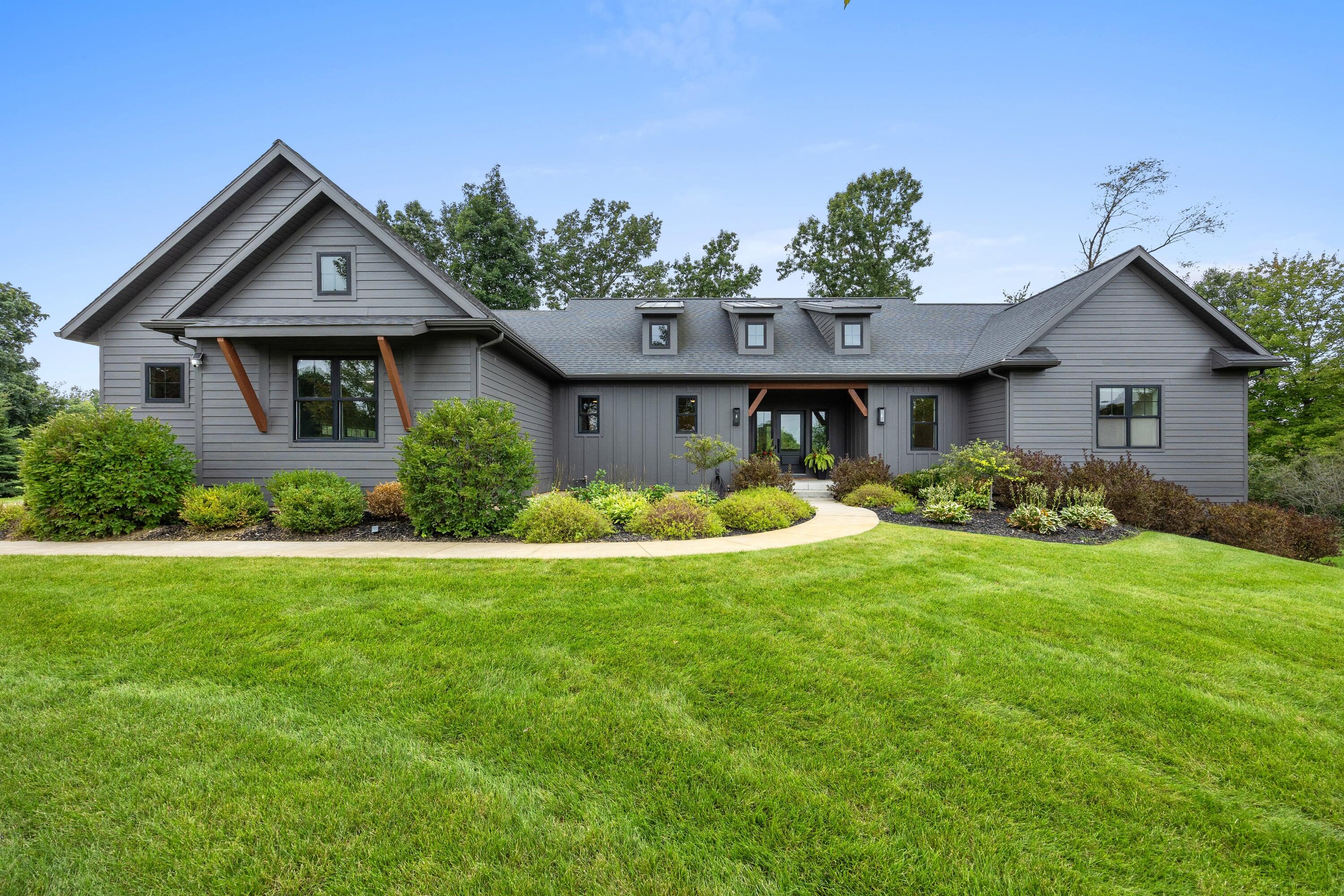 5007 Twin Creek Estates Drive Ne Property Photo 1