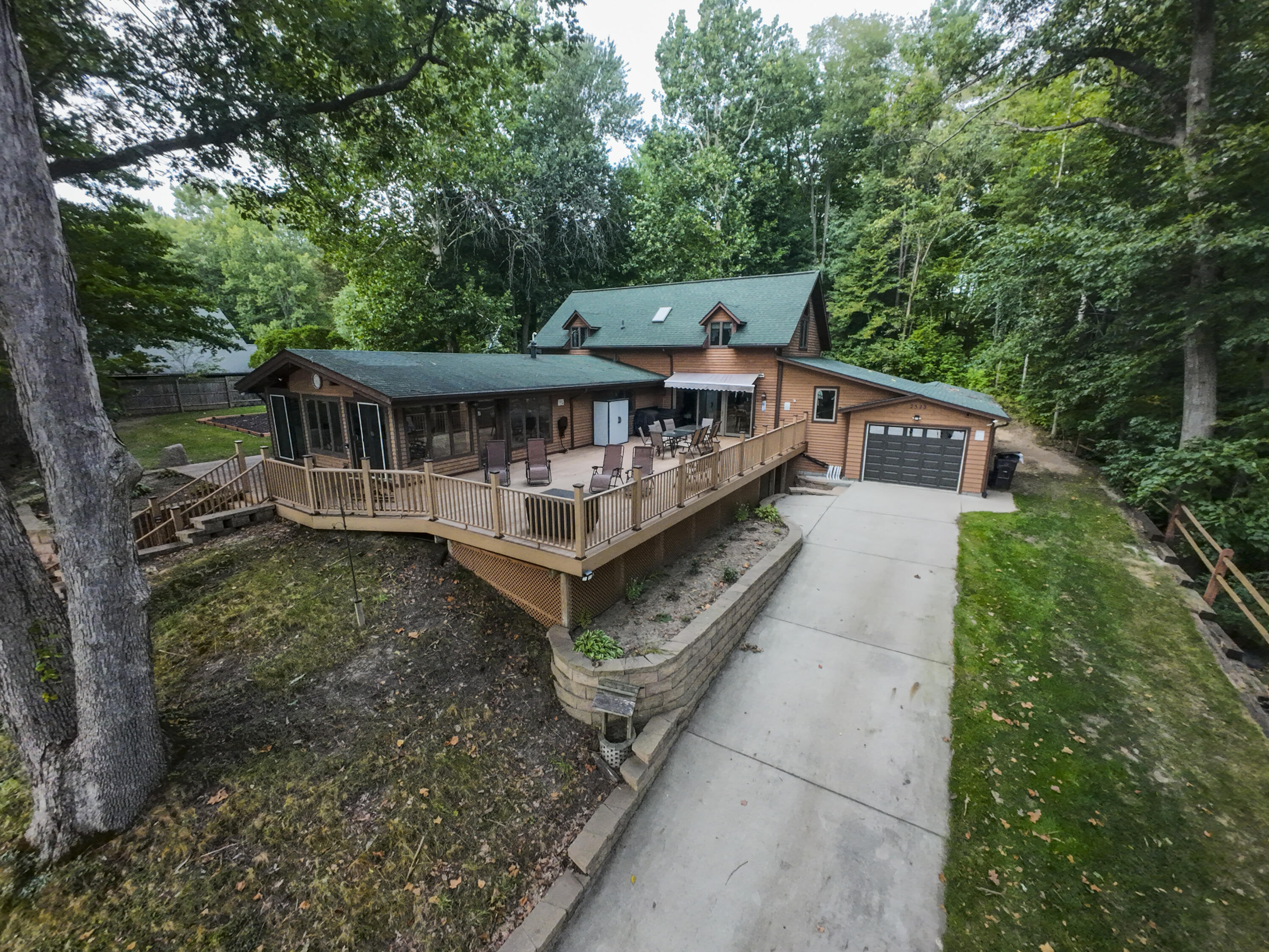 2533 Miner Lake Drive Property Photo 1