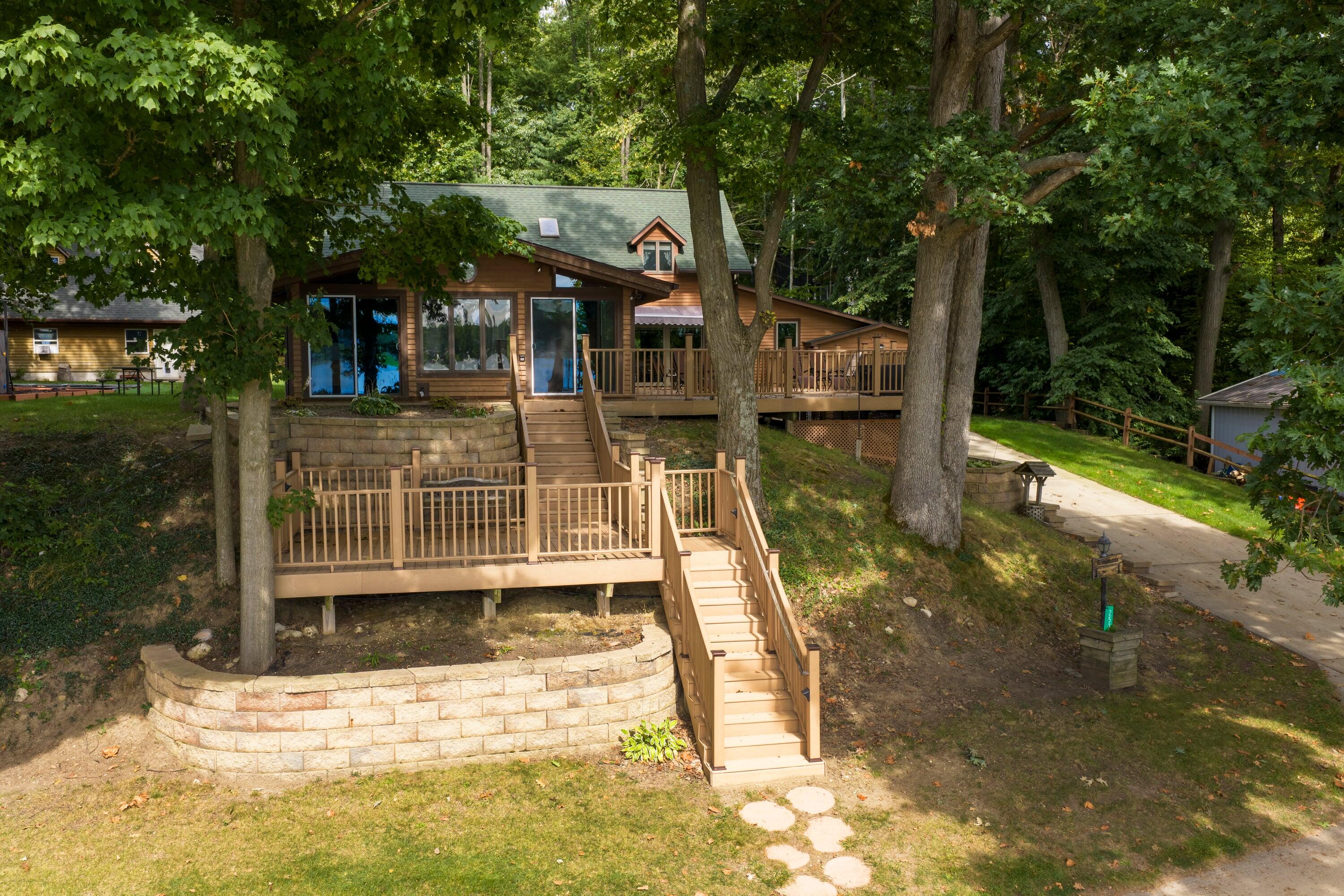 2533 Miner Lake Drive Property Photo 1
