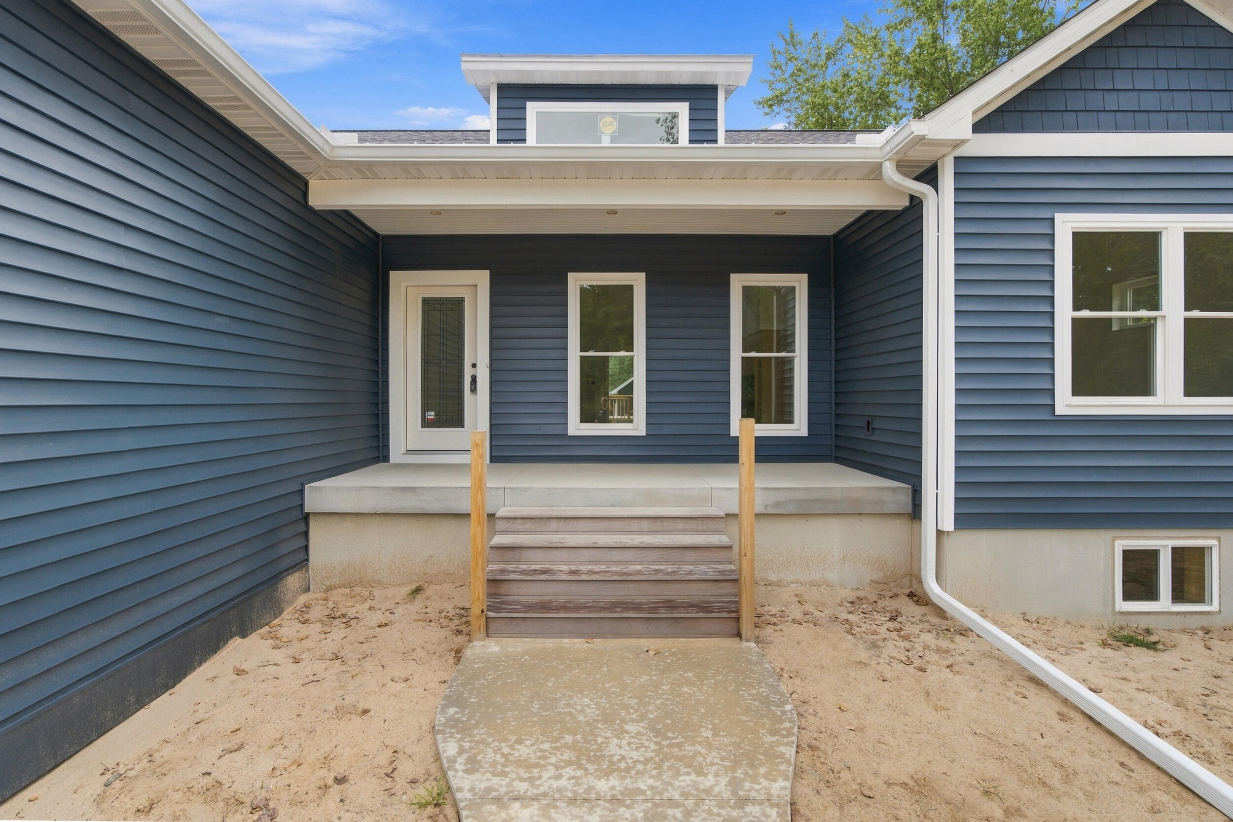 1677 Park Drive Property Photo 4
