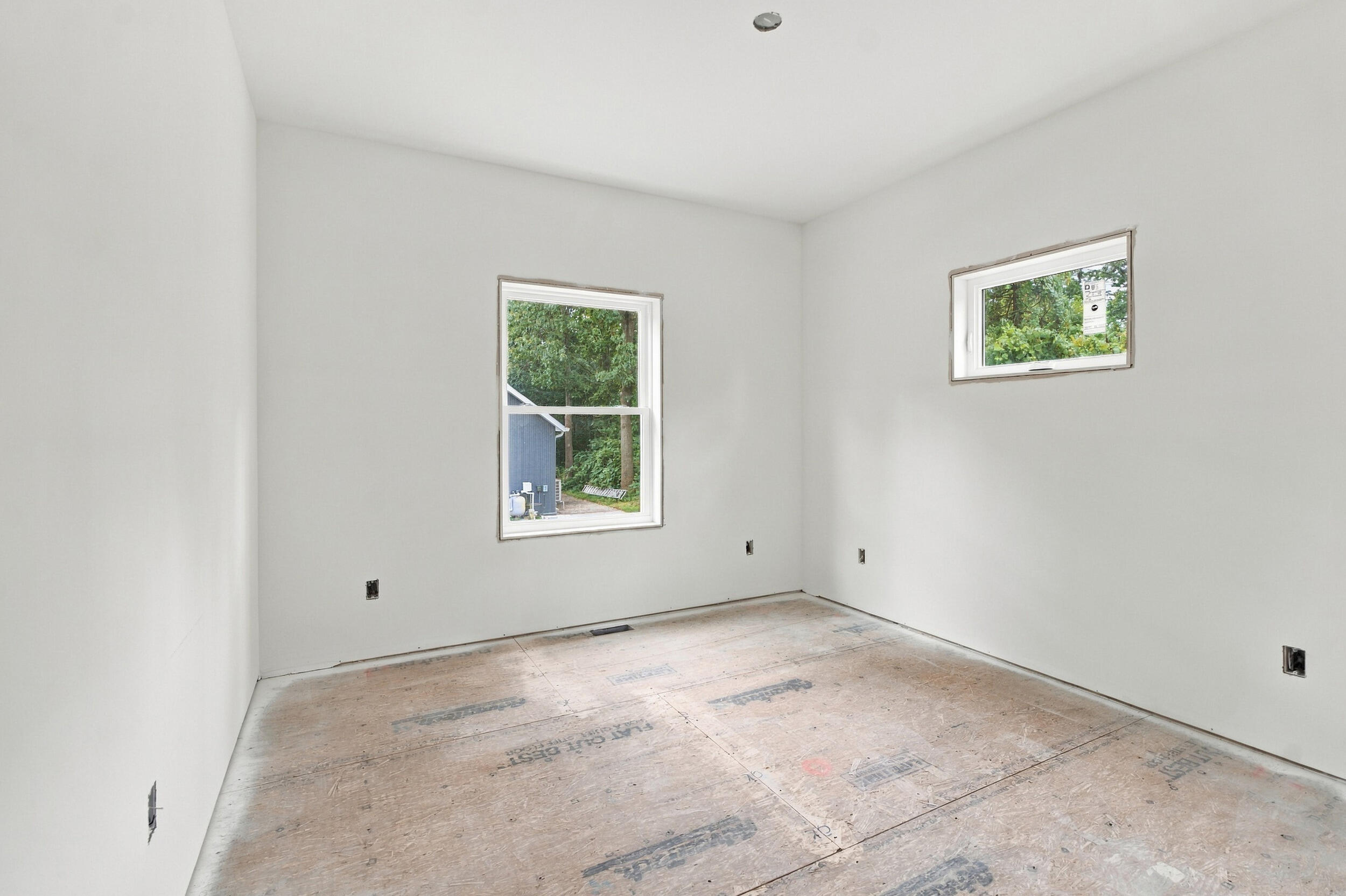 1677 Park Drive Property Photo 13