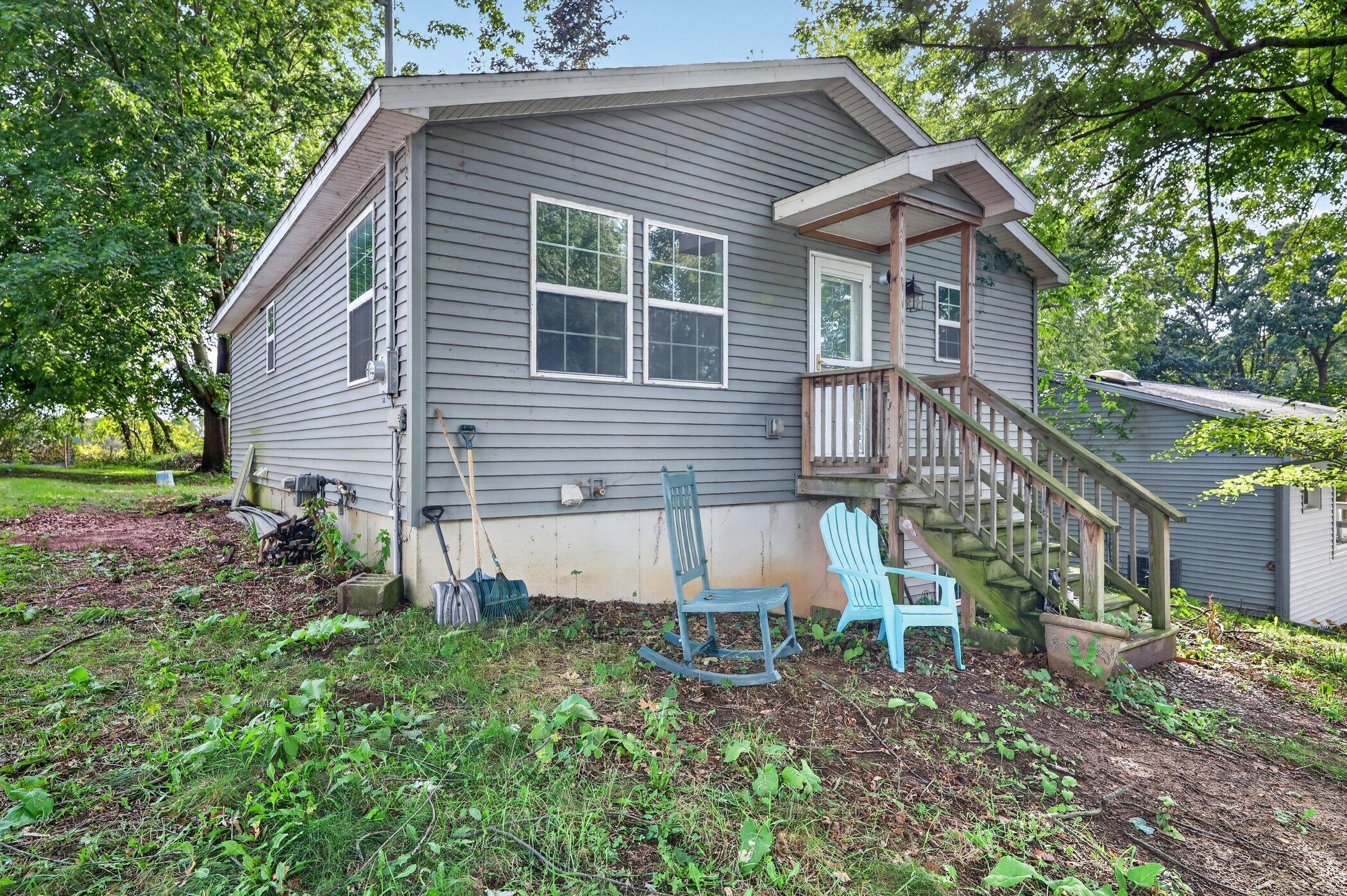 7057 Shoreline Drive Property Photo 1