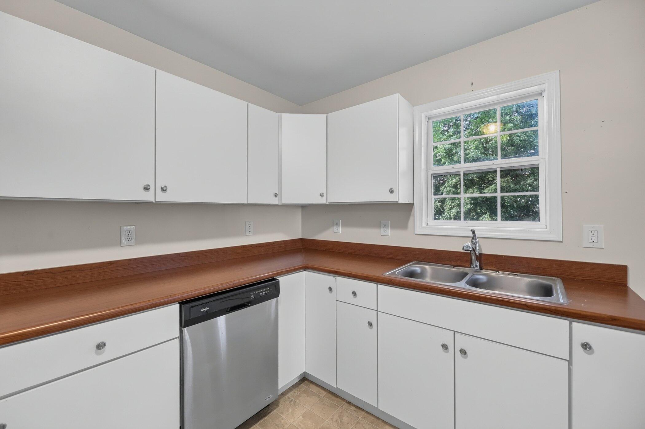 7057 Shoreline Drive Property Photo 2