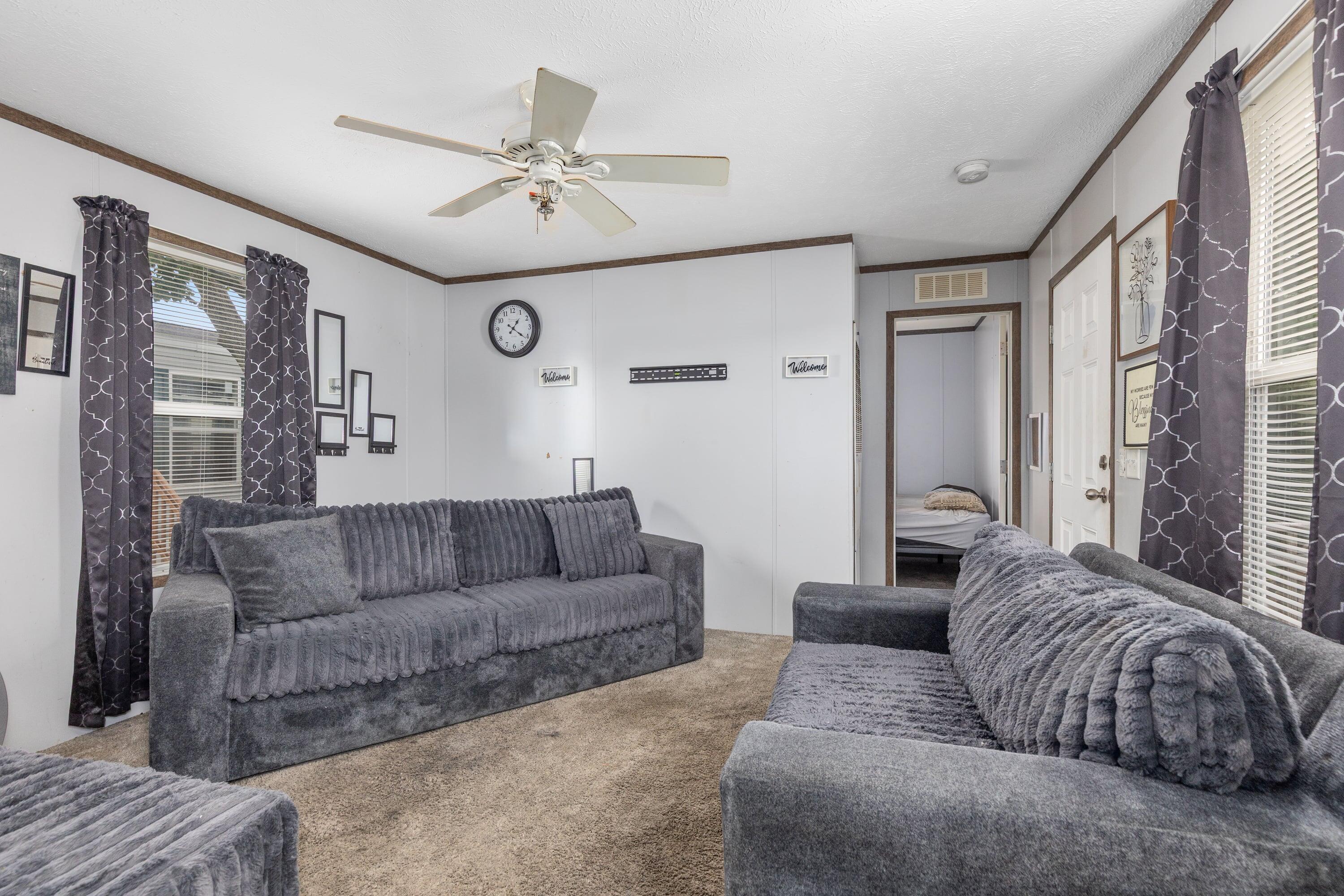 195 S Green Meadow Street Se Property Photo 7