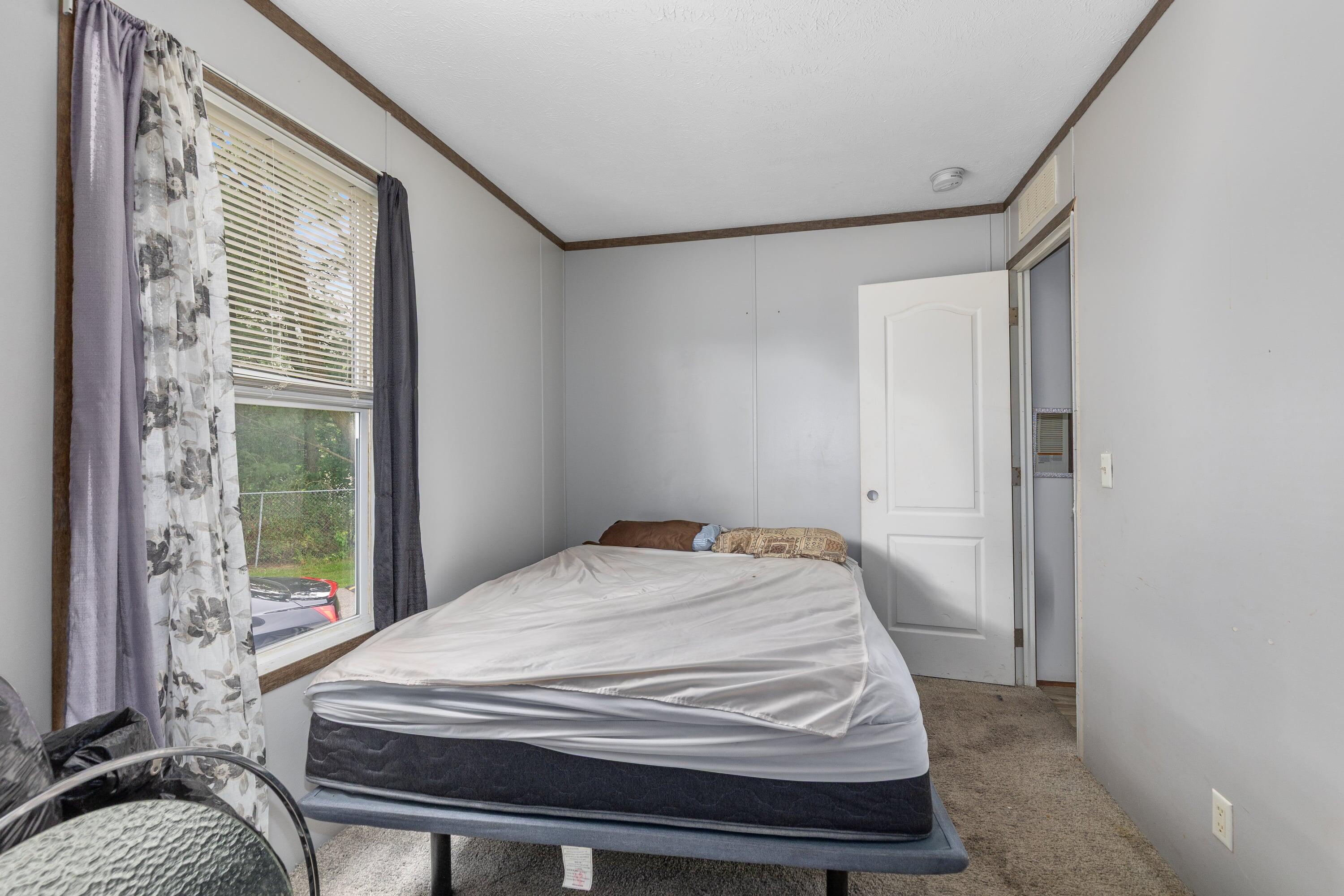 195 S Green Meadow Street Se Property Photo 14