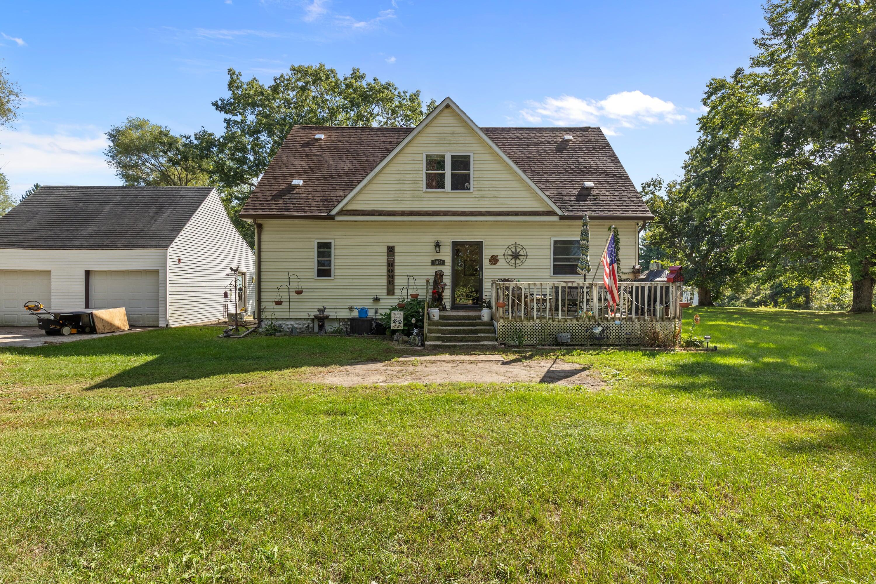6054 E Almy Road Property Photo 1