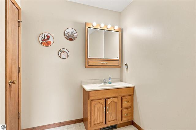 100 Sturtevant Street Property Photo 28