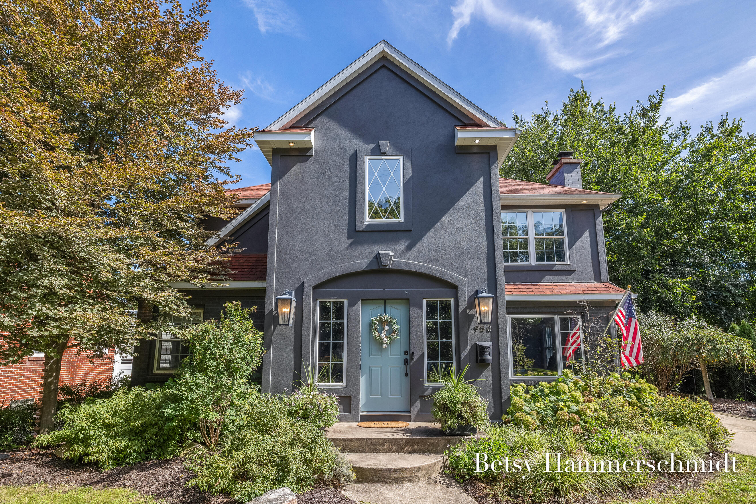 950 Bellclaire Avenue Se Property Photo 1