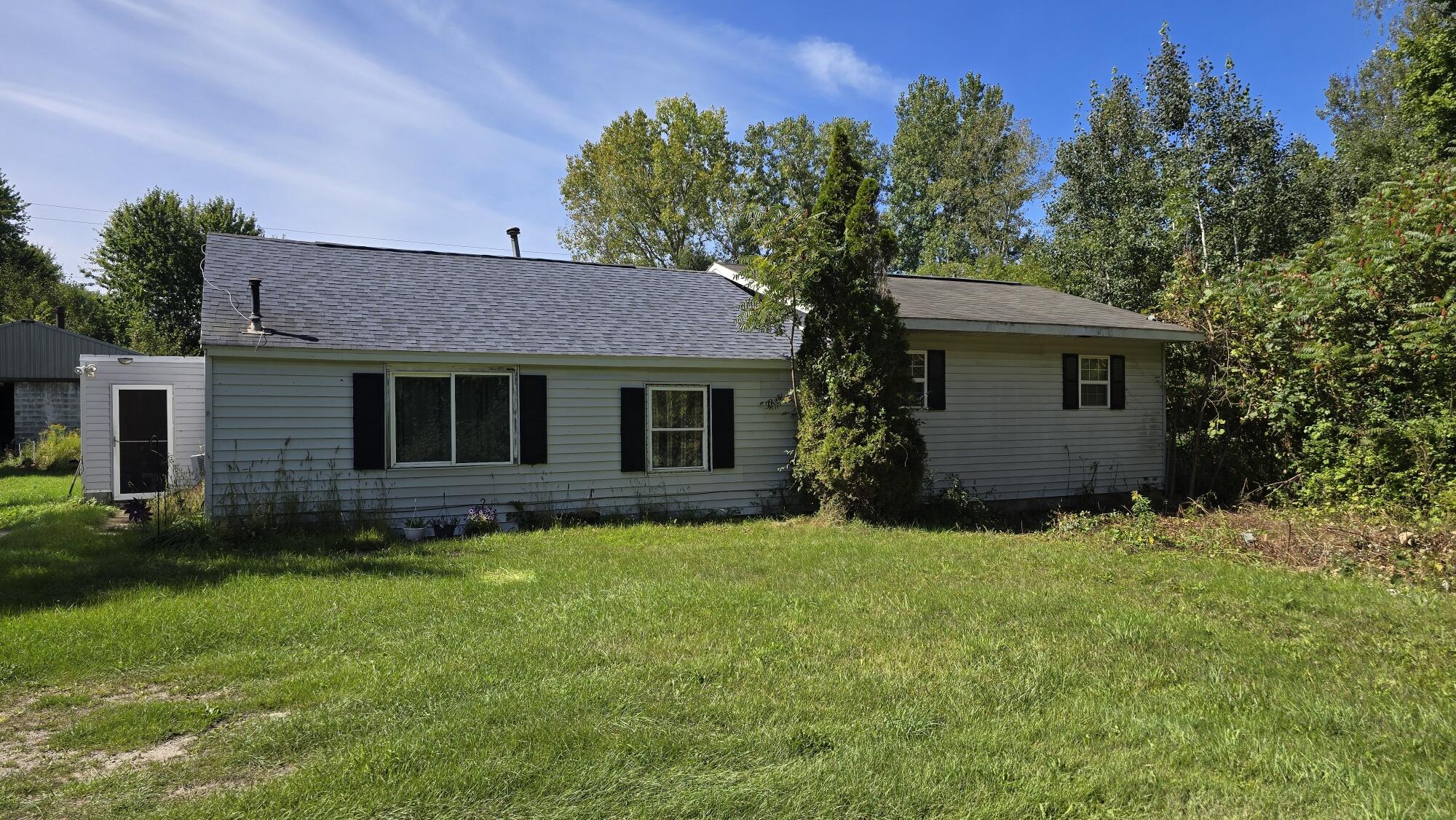 5065 Lorenson Road Property Photo 1