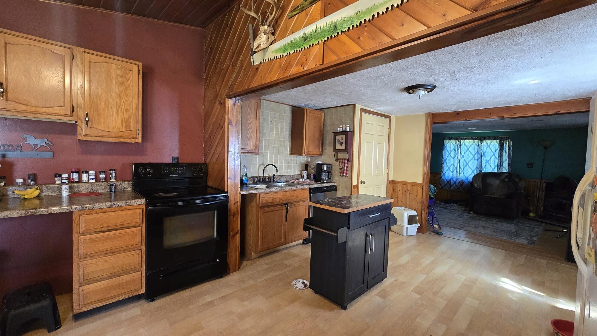 5065 Lorenson Road Property Photo 5
