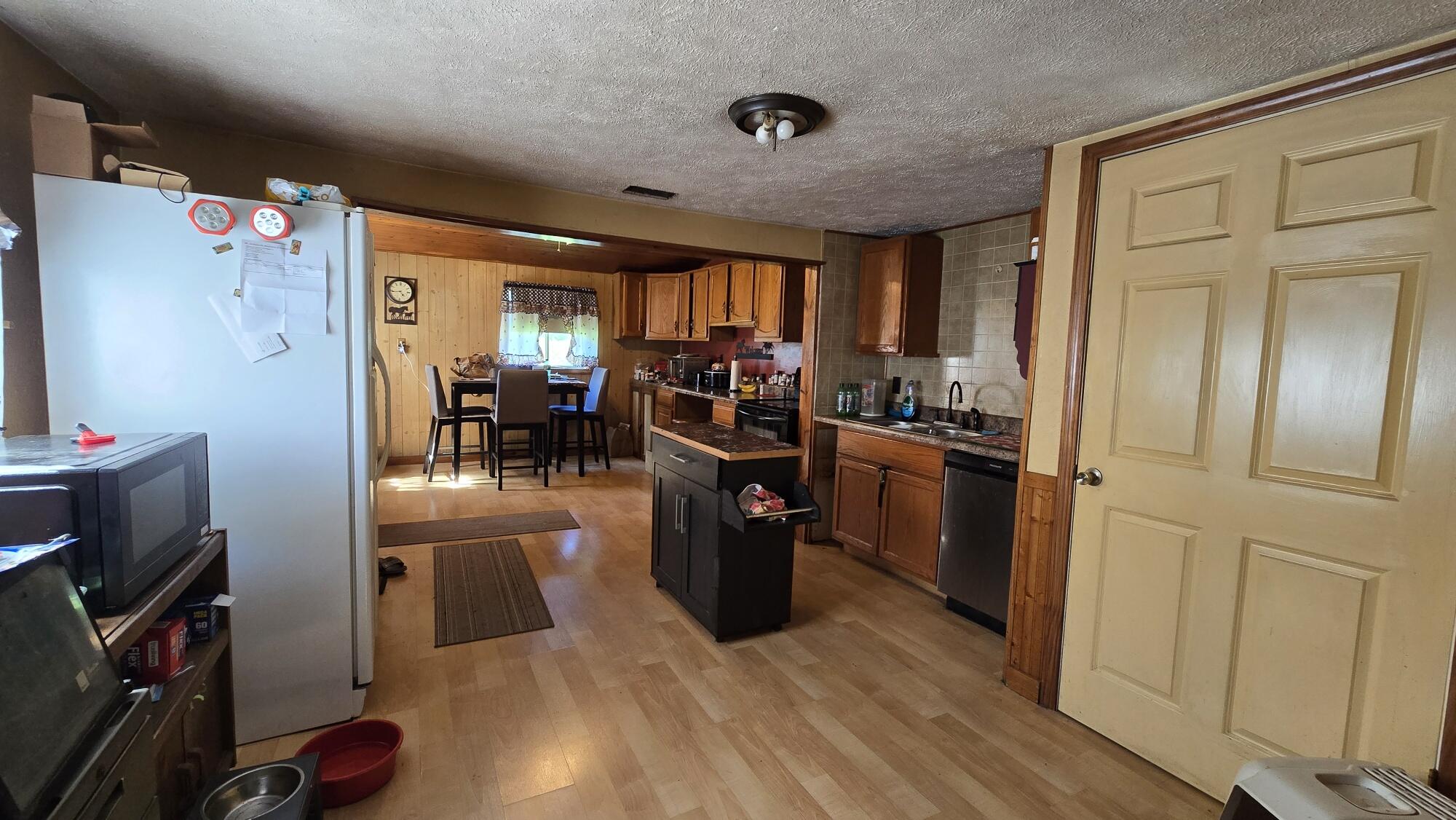 5065 Lorenson Road Property Photo 8