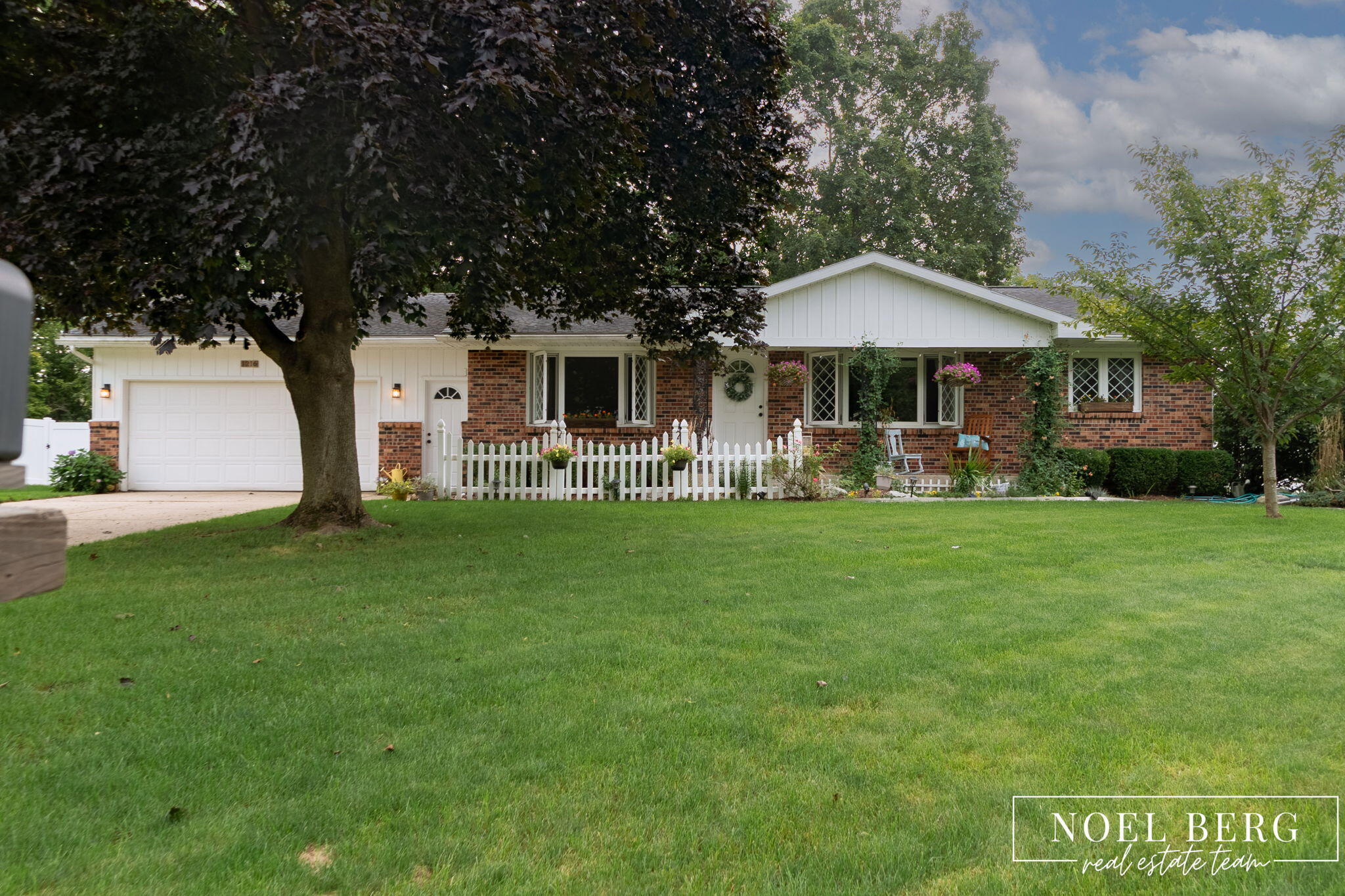 1216 Sycamore Drive Property Photo 1