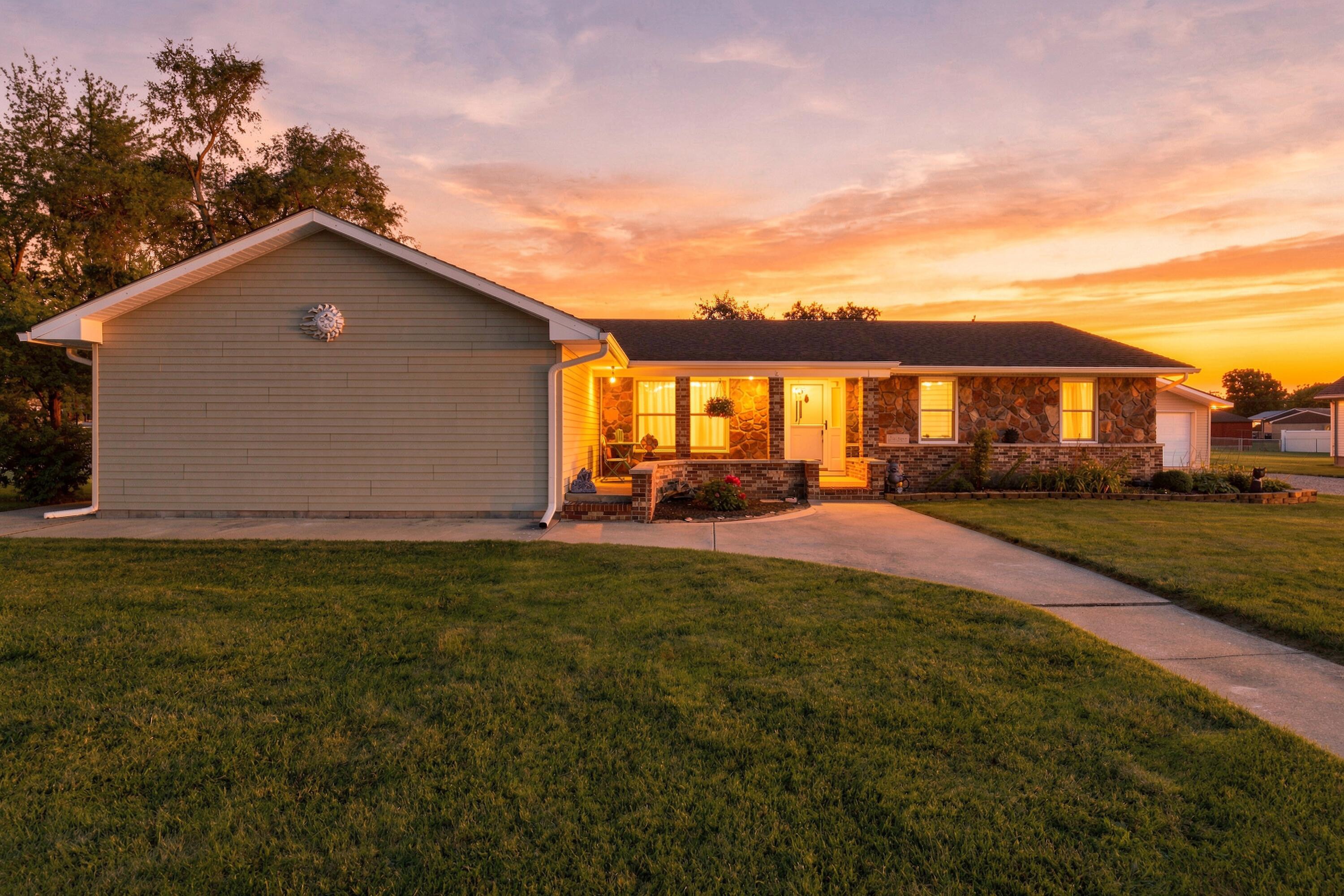 24368 Sylvan Avenue Property Photo 1