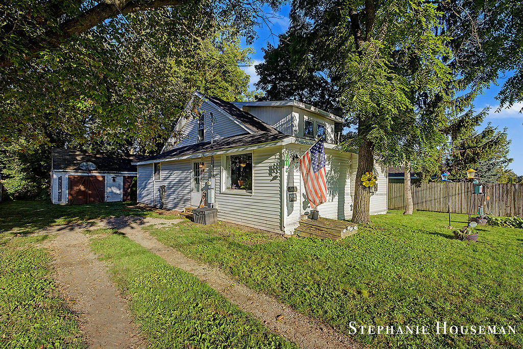 369 N State Street Property Photo 1