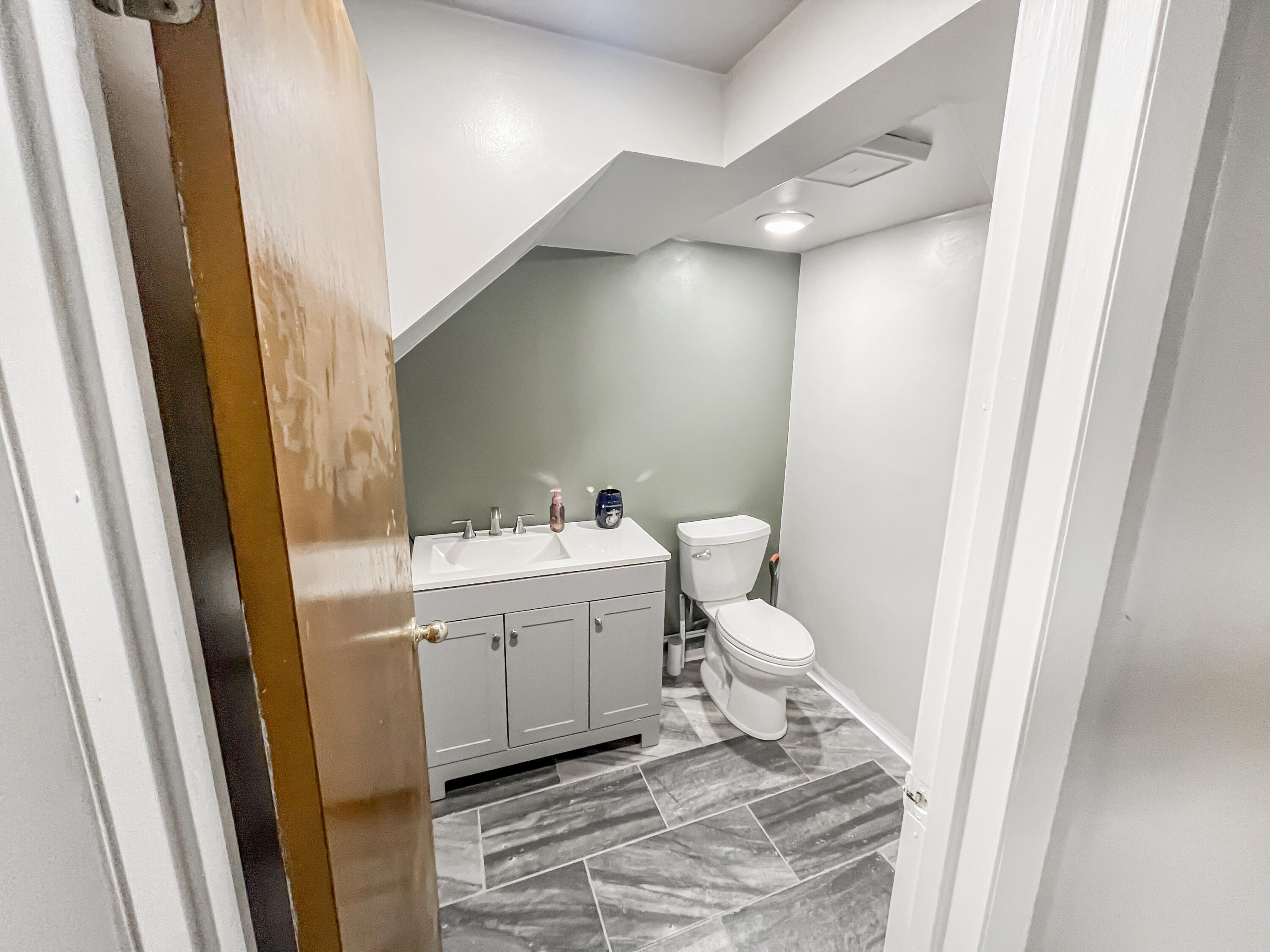 17828 Devonshire Street Property Photo 16