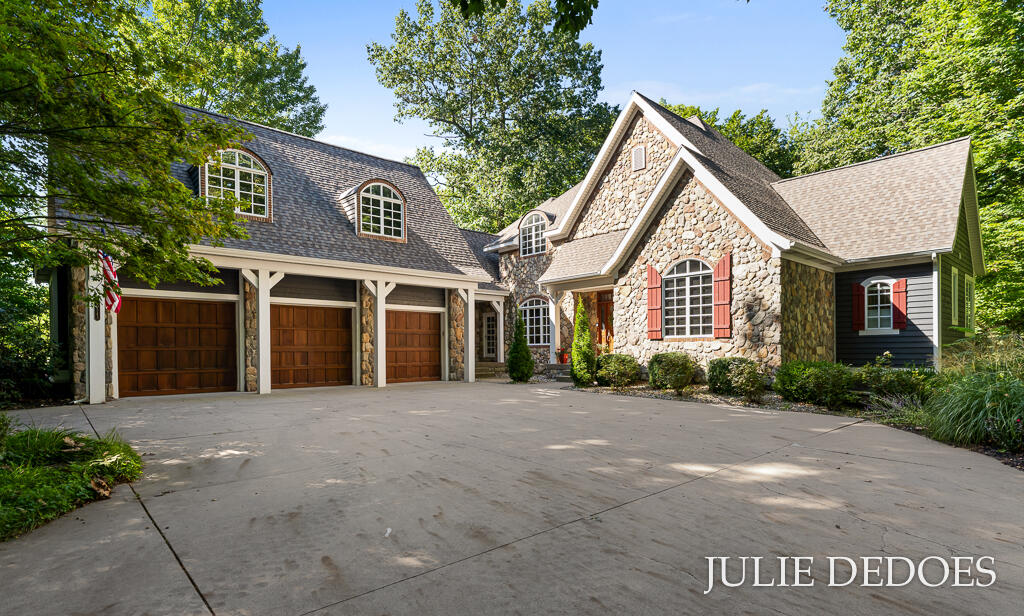 10543 Lakeshore Drive Property Photo 1