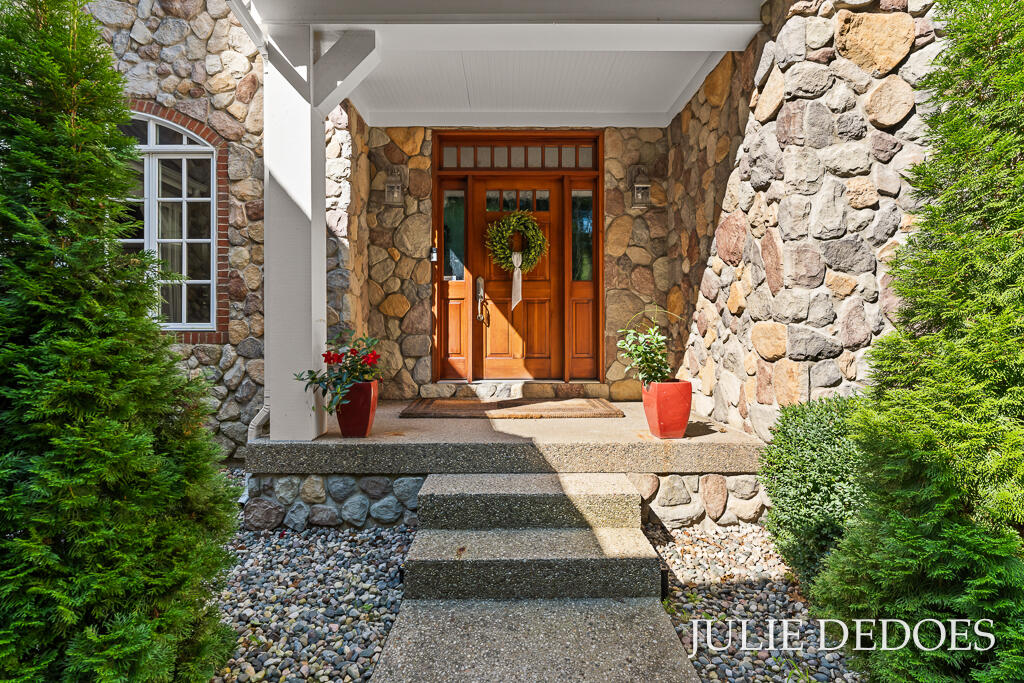 10543 Lakeshore Drive Property Photo 4
