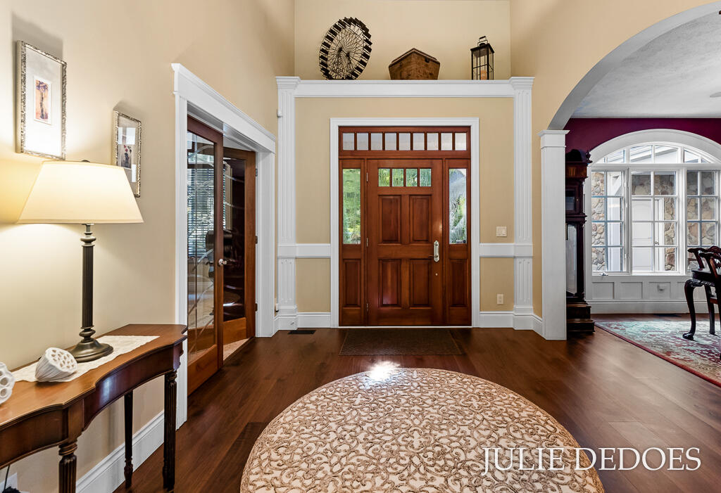 10543 Lakeshore Drive Property Photo 6