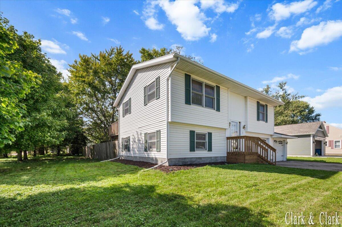 105 River Street Property Photo 2
