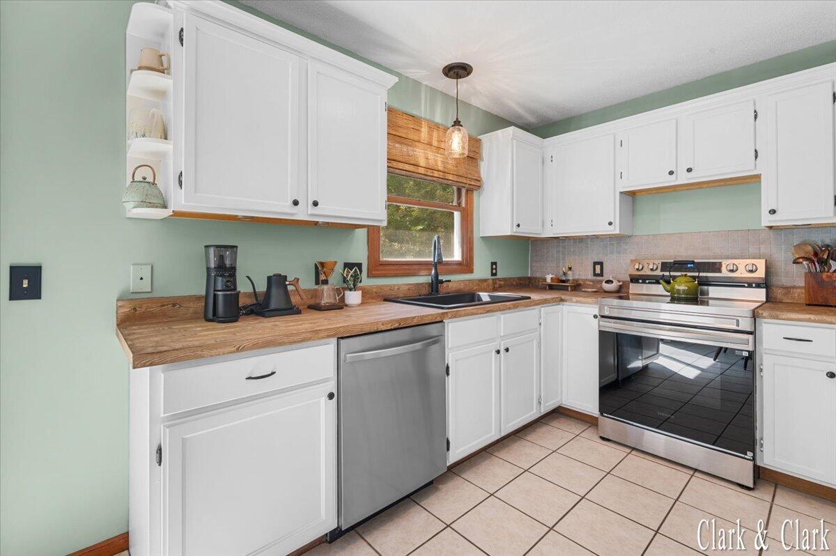 105 River Street Property Photo 6