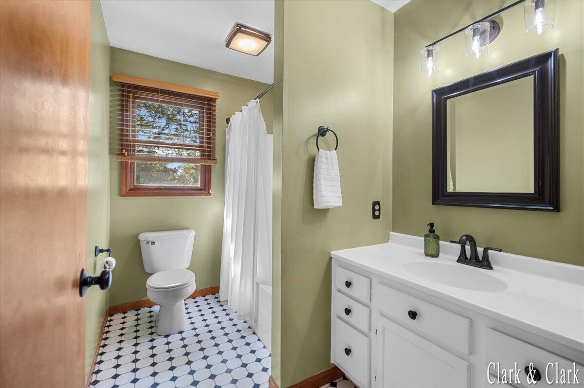 105 River Street Property Photo 9