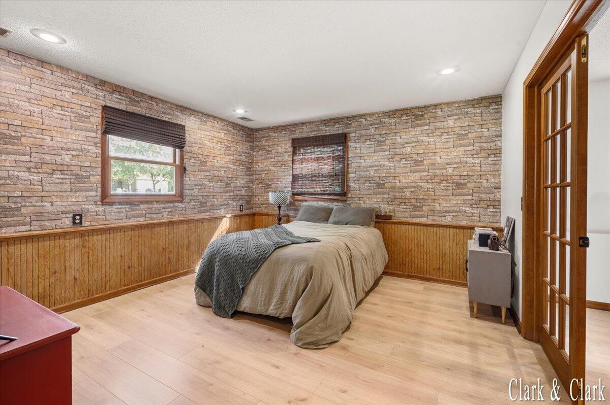 105 River Street Property Photo 10