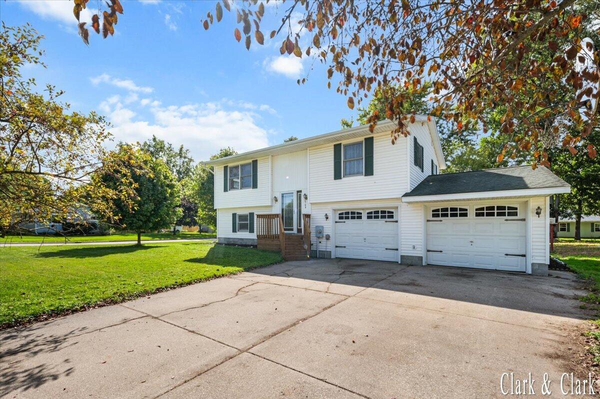 105 River Street Property Photo 17