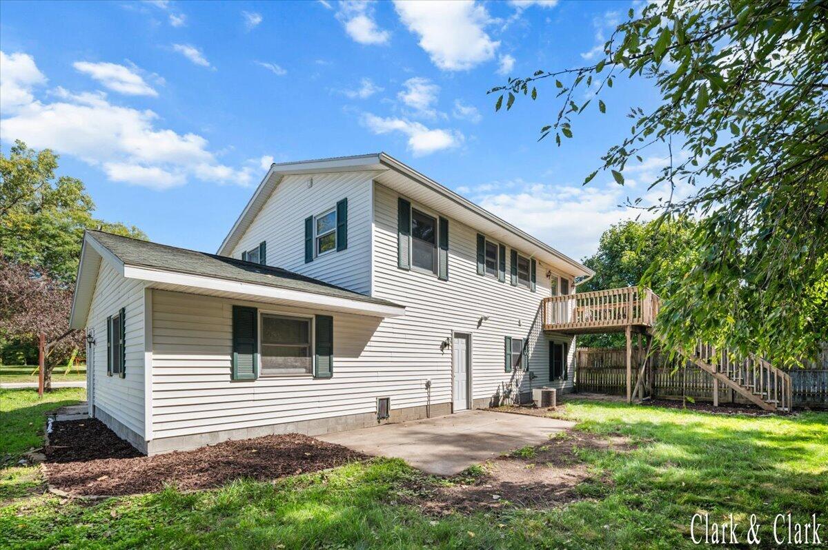 105 River Street Property Photo 18