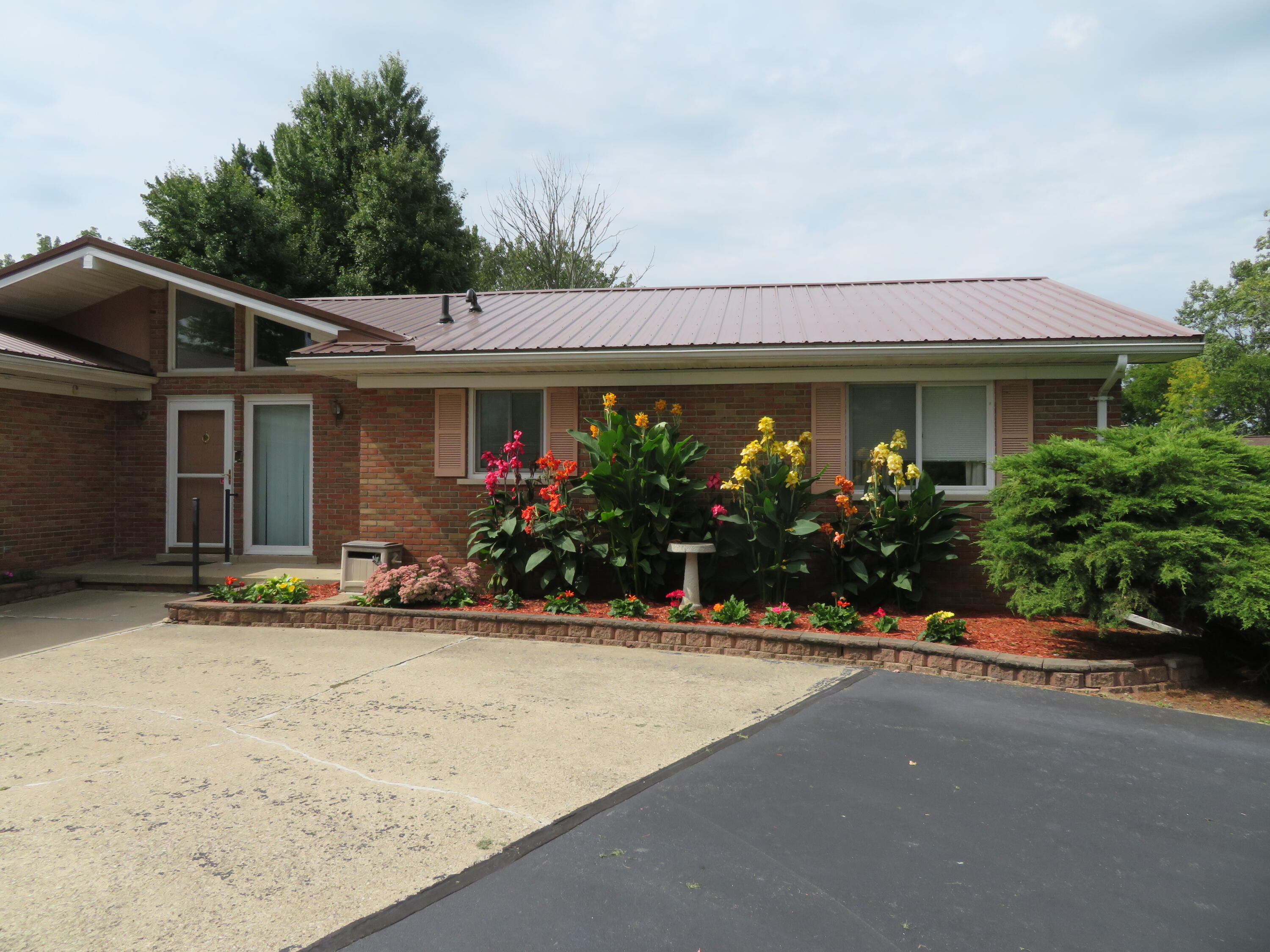 12191 Dennison Road Property Photo 1
