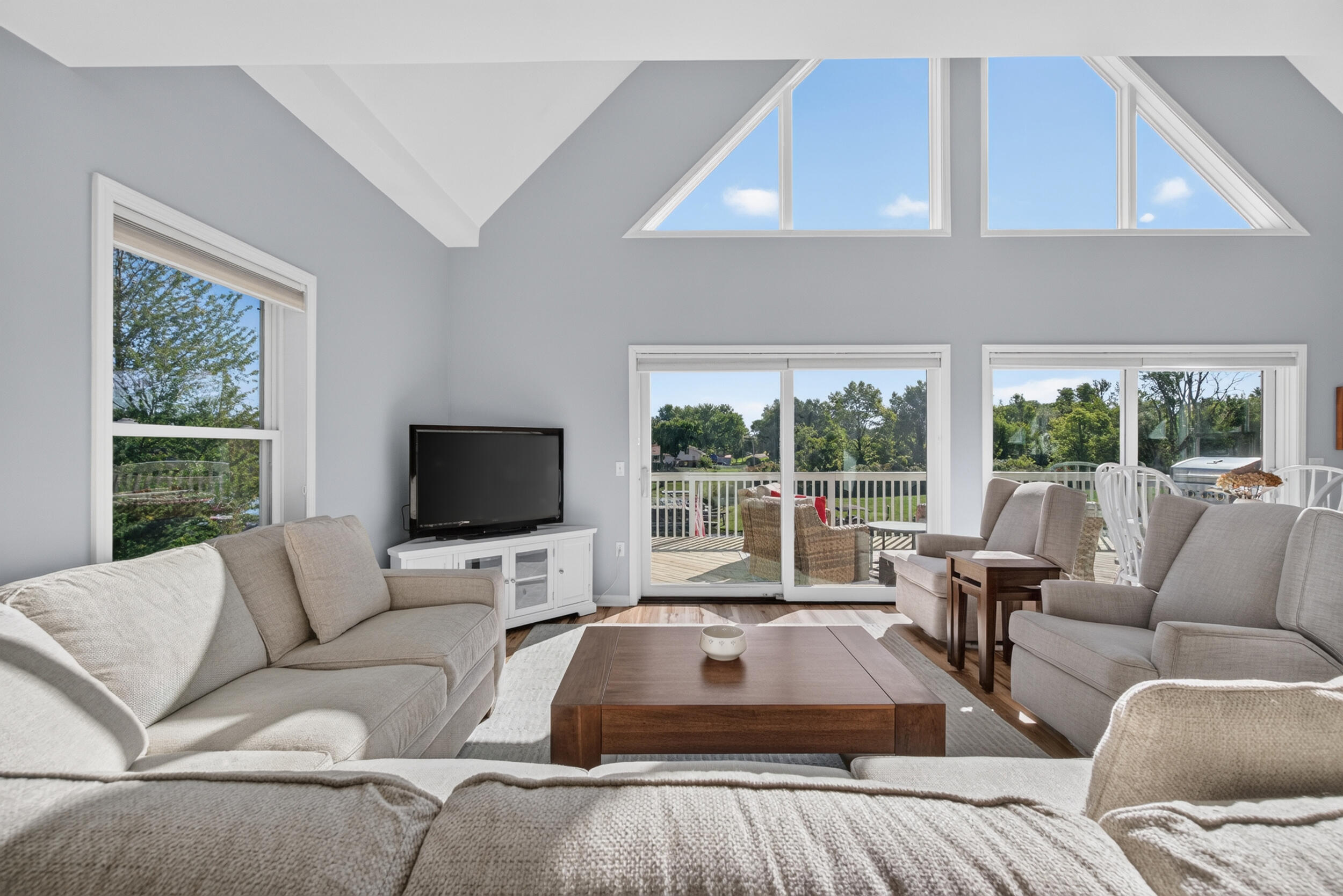 10725 Arrowhead Circle Property Photo 12